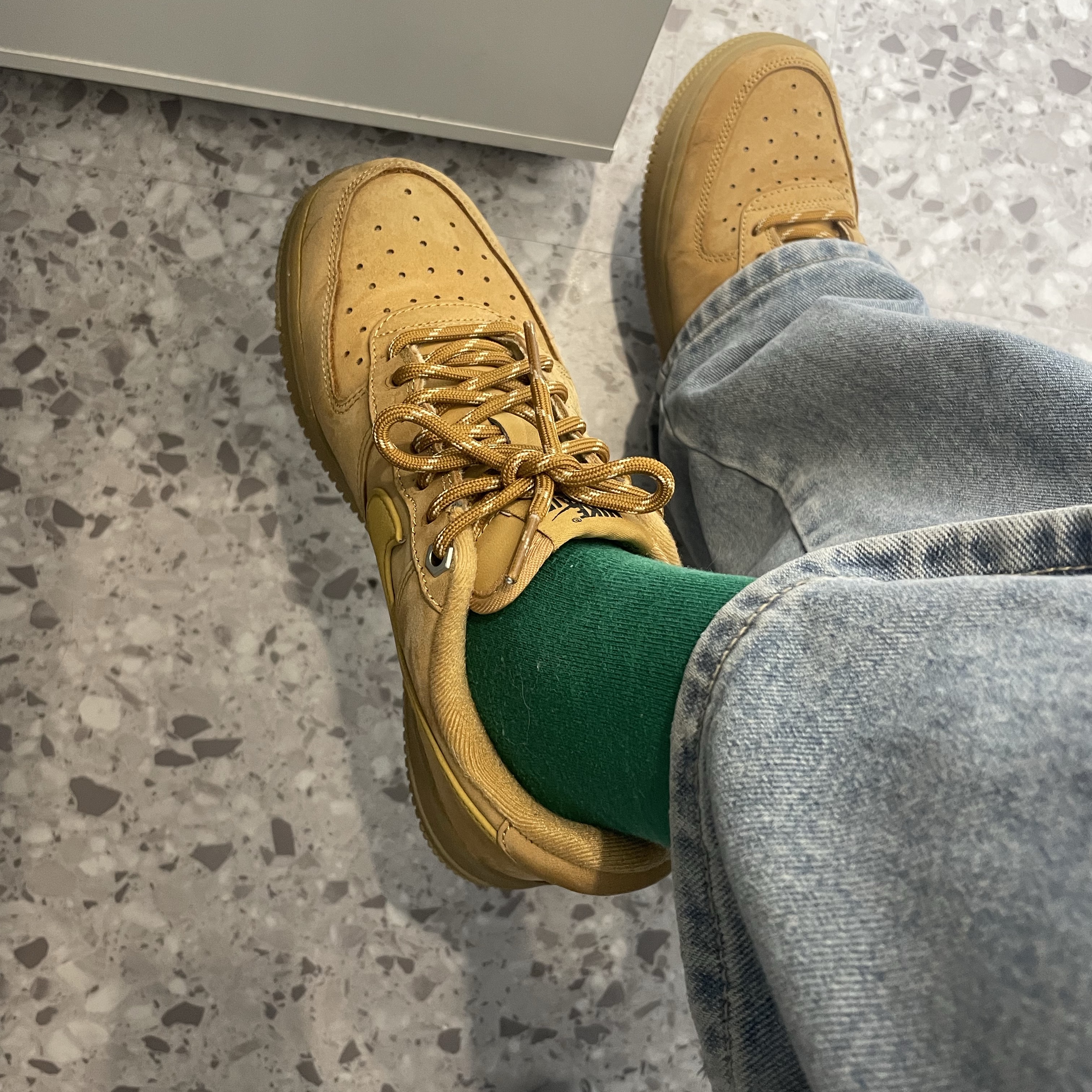 (W) Nike Air Force 1 '07 WB Flax Wheat 착용 스타일