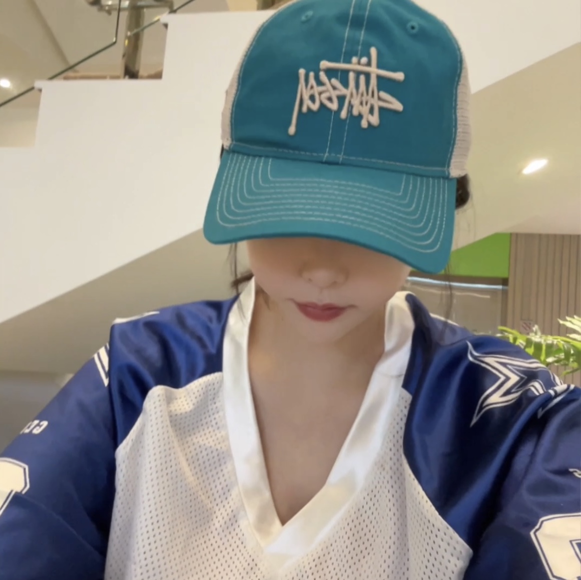 Stussy New Era 9twenty Basic Trucker Teal 착용 스타일 - 1