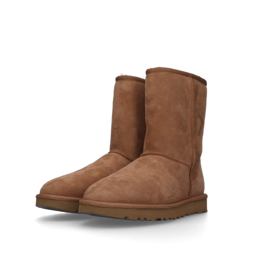 (W) UGG Classic Short II Boots Chestnut