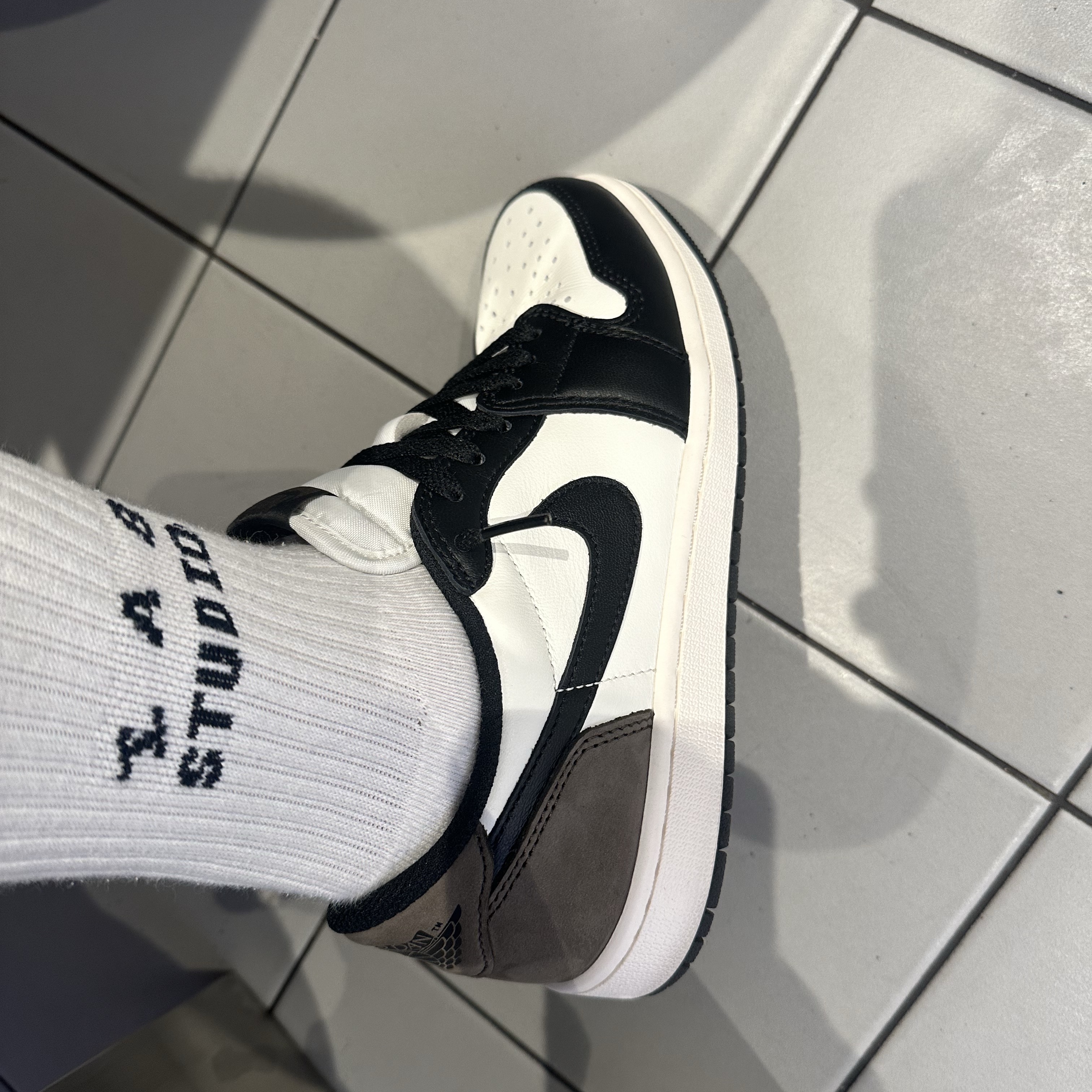 Jordan 1 Retro Low OG Mocha 착용 스타일