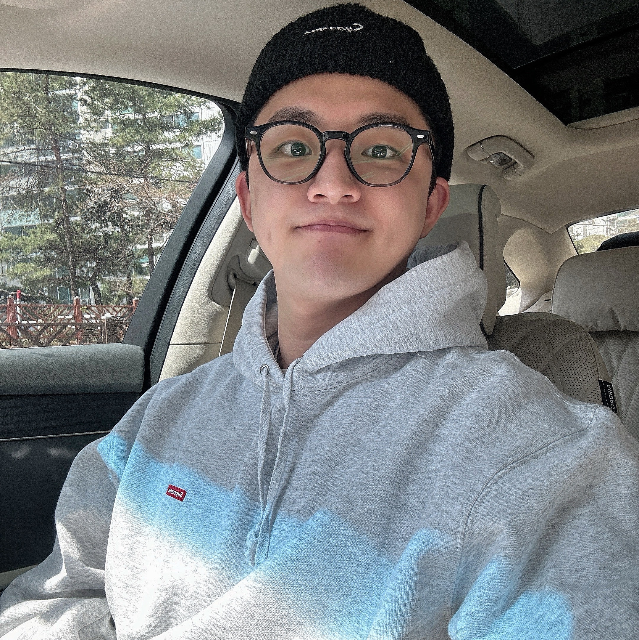 Supreme Small Box Hooded Sweatshirt Ash Grey - 24SS, Supreme Loose Gauge Beanie Black 착용 스타일