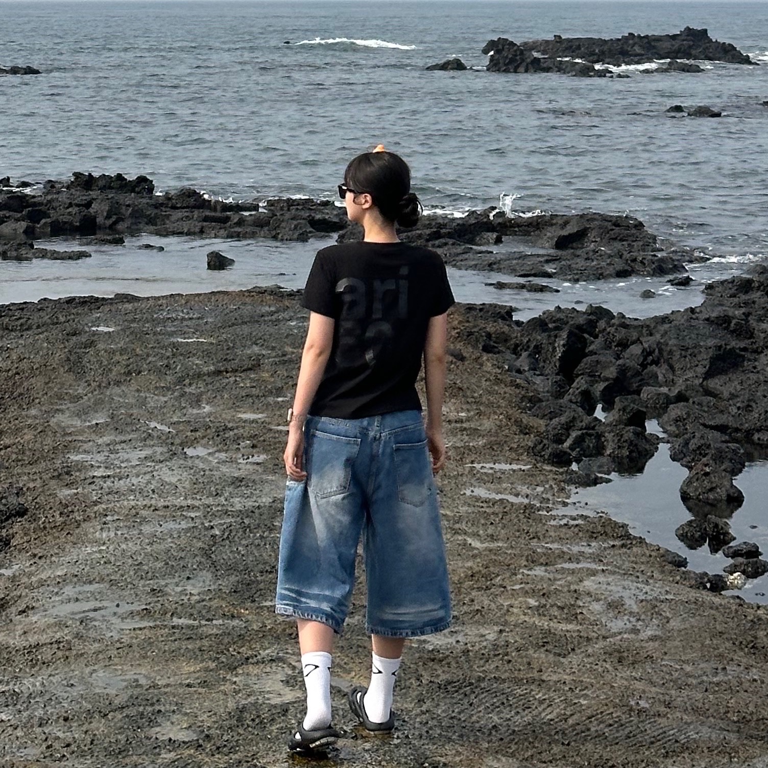 Mischief Rhombus Middle Tube Socks Pink White Black (3 Pack), Supreme Sling Bag Black - 20FW 착용 스타일 - 3