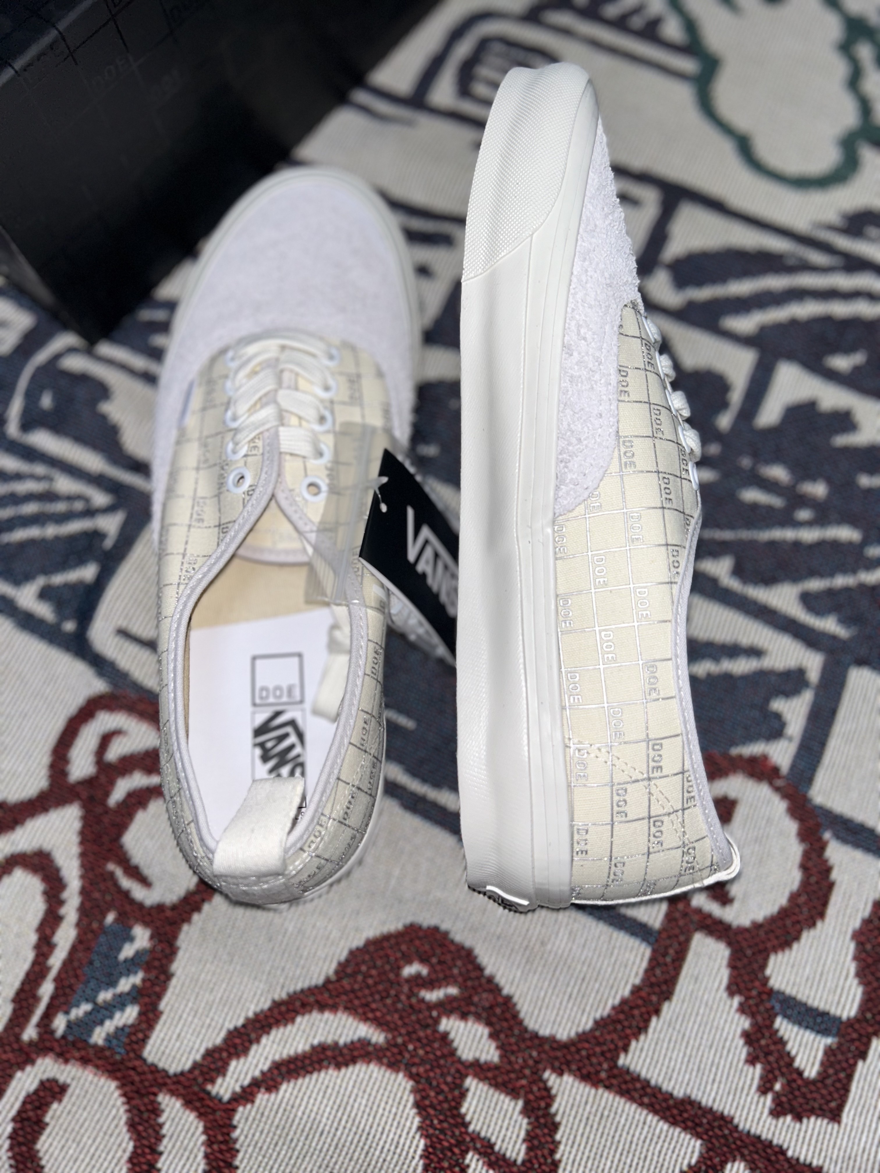 Vans DOE Vault Authentic LX Cream 착용 스타일 - 5