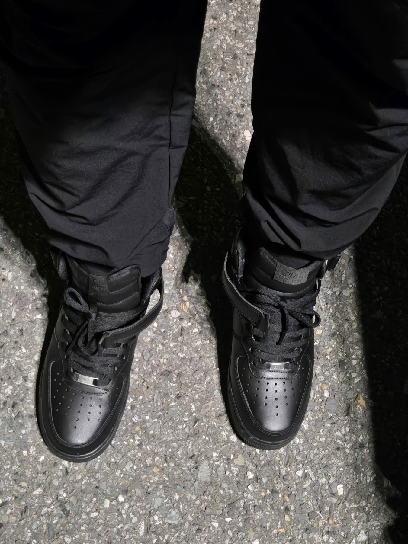Nike Air Force 1 Mid '07 Black 착용 스타일