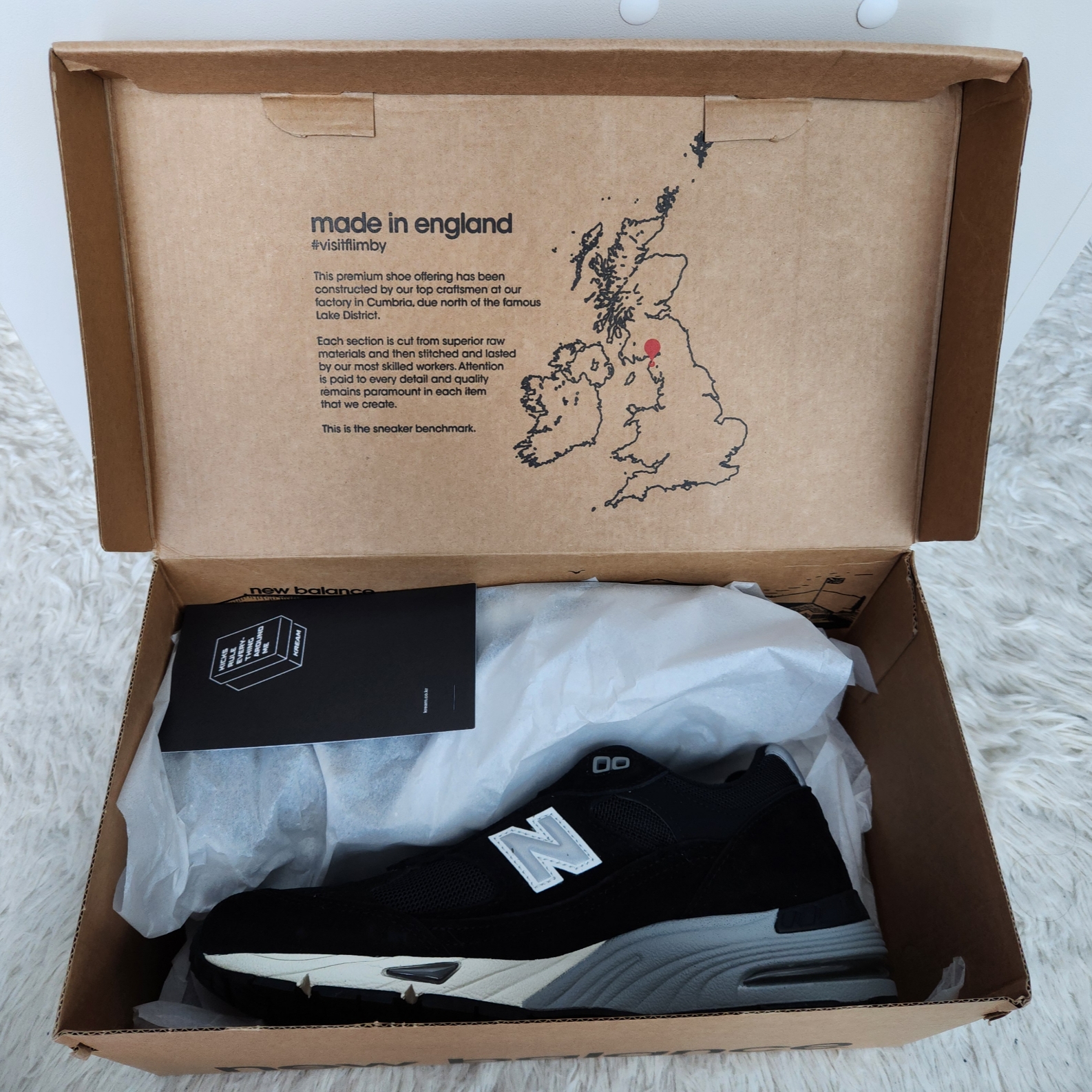 (W) New Balance 991 Made in UK Black Silver 착용 스타일