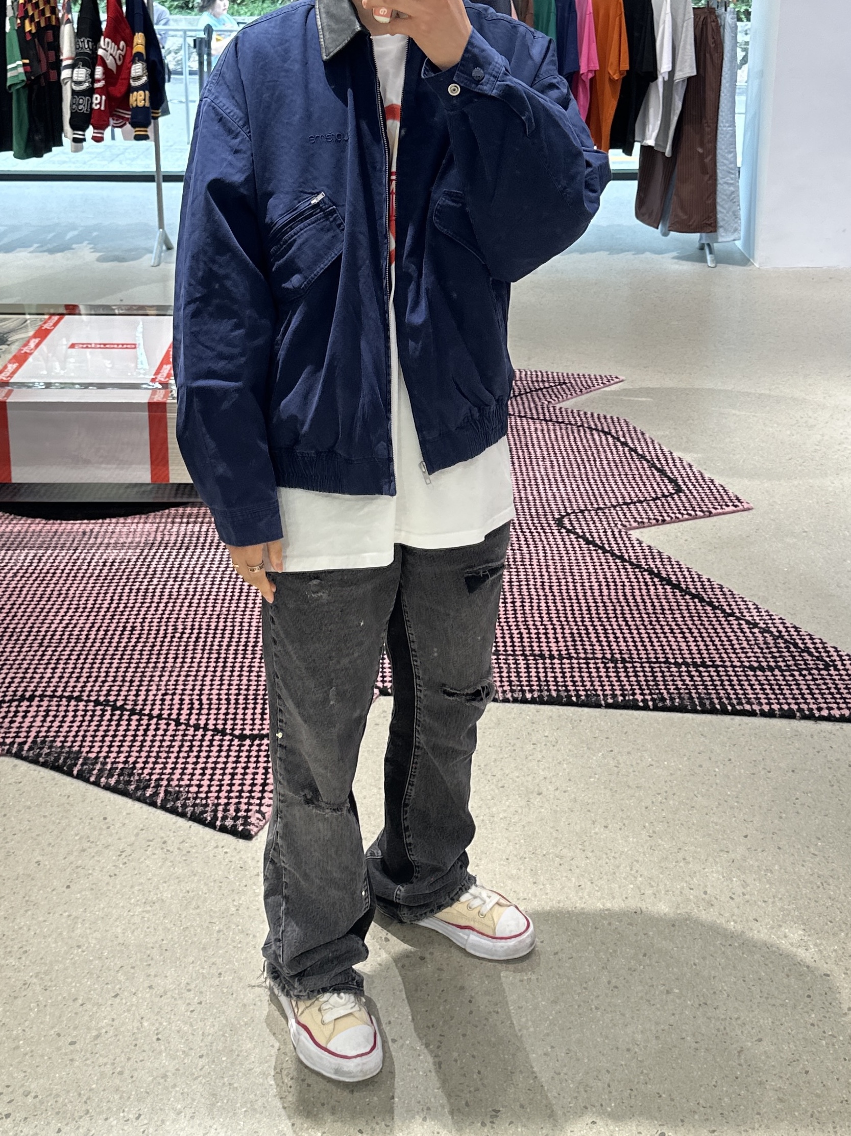 Supreme Leather Collar Utility Jacket Navy - 24FW, Maison Mihara Yasuhiro Peterson OG Sole Canvas Low-top Sneakers Natural 착용 스타일