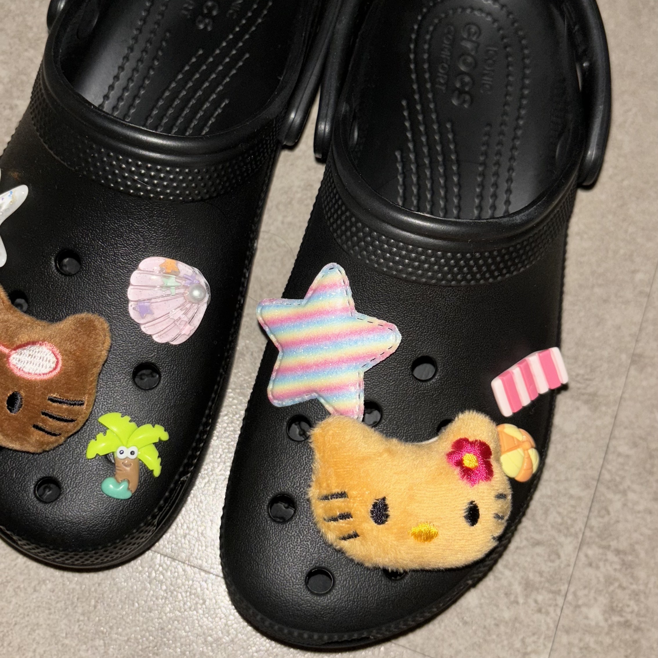 (W) Crocs Classic Platform Clog Black 착용 스타일 - 1