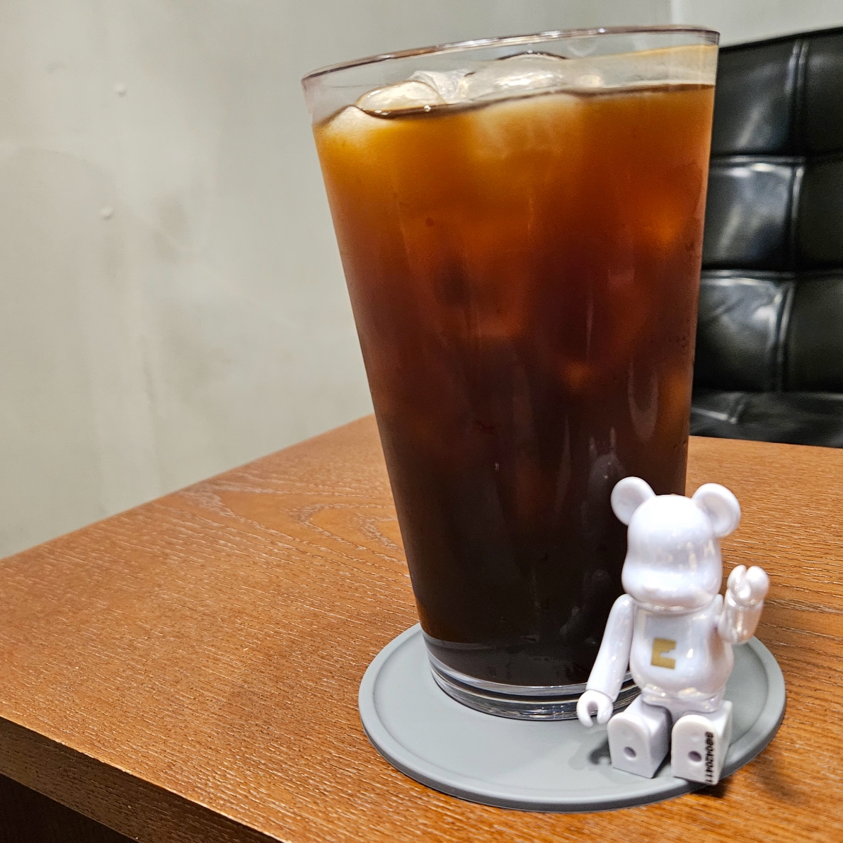 Bearbrick Series 42 Sealed Case 100% (24 Blind Boxes) 착용 스타일 - 4