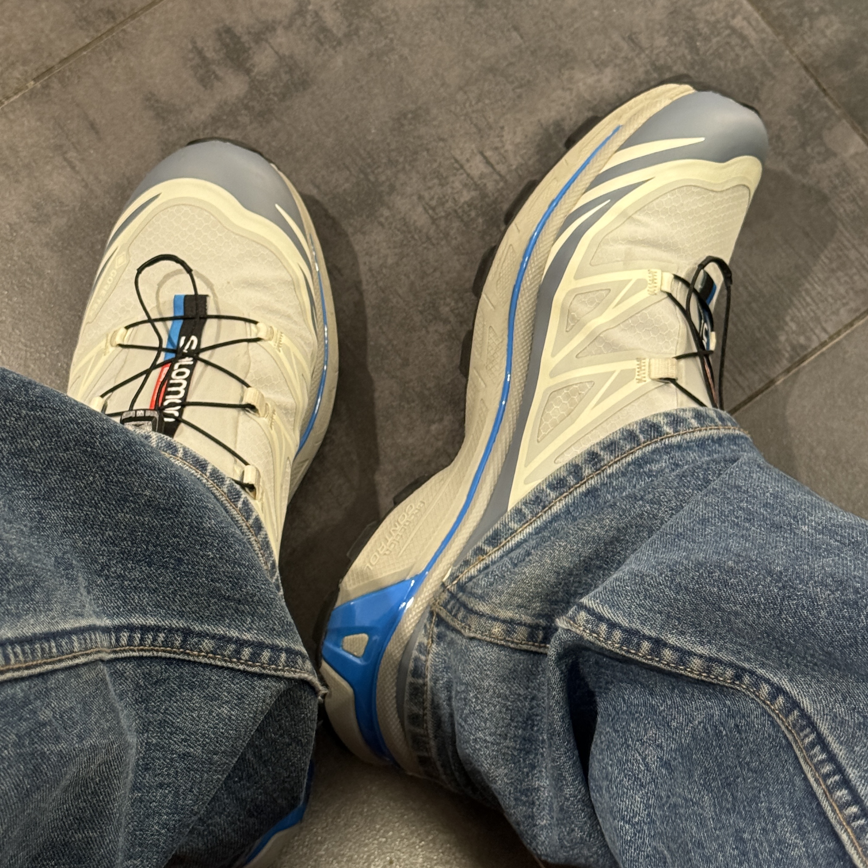 Salomon XT-6 GTX Metal Flint Stone 착용 스타일