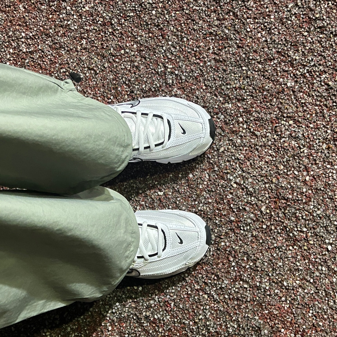 (W) Nike Initiator White Black 착용 스타일