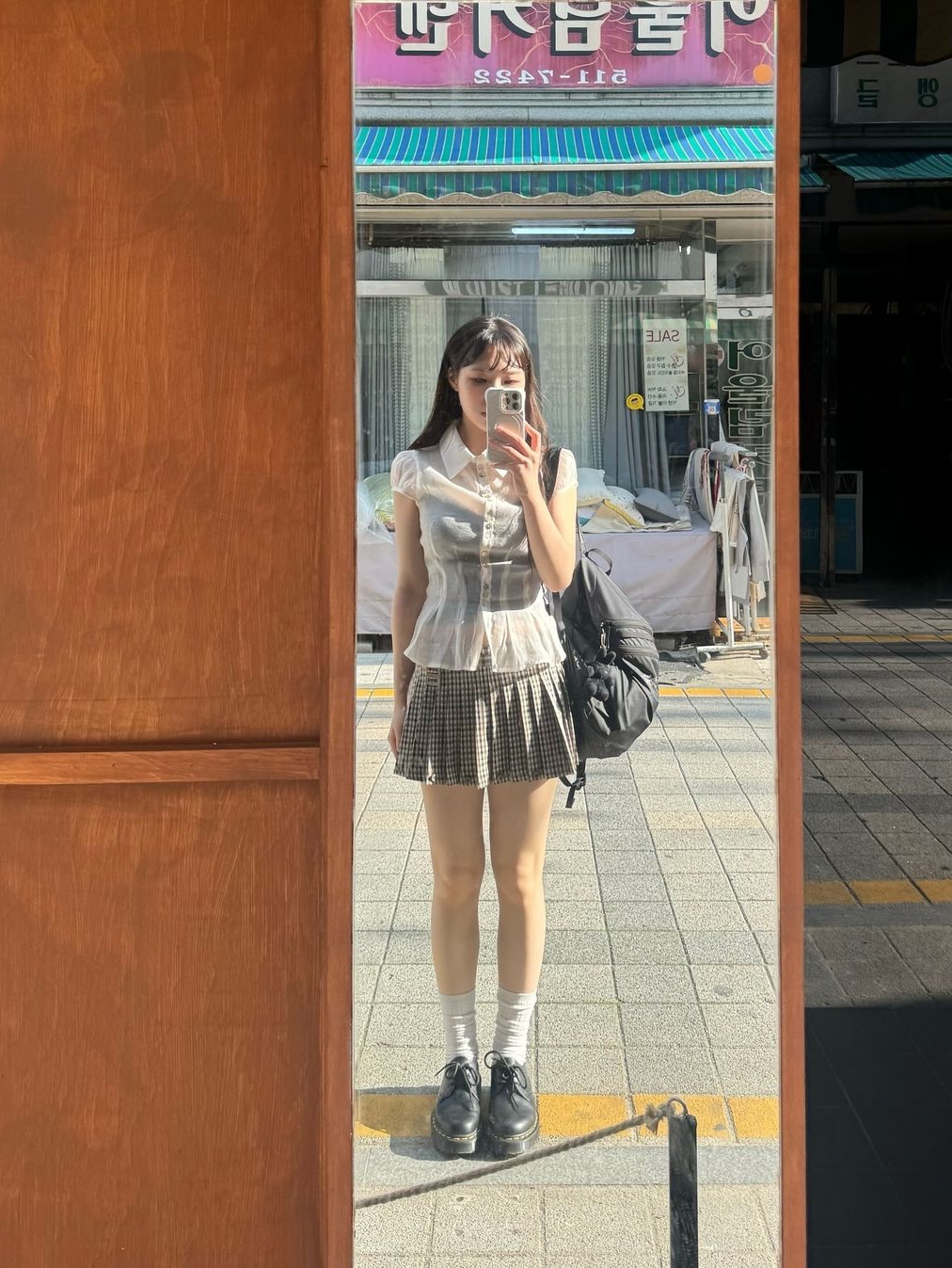 Dr. Martens Women 1461 Bex Black 착용 스타일 - 1
