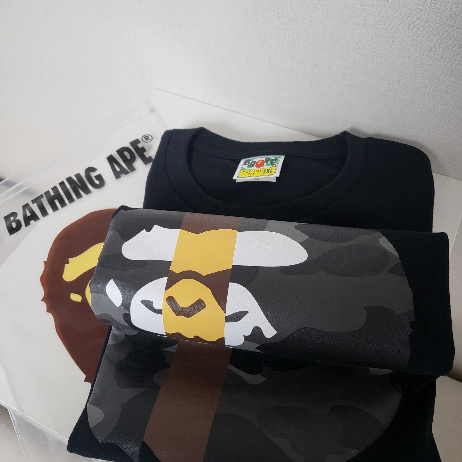 BAPE Color Camo Transform Big Ape Head T-Shirt Black 착용 스타일 - 3