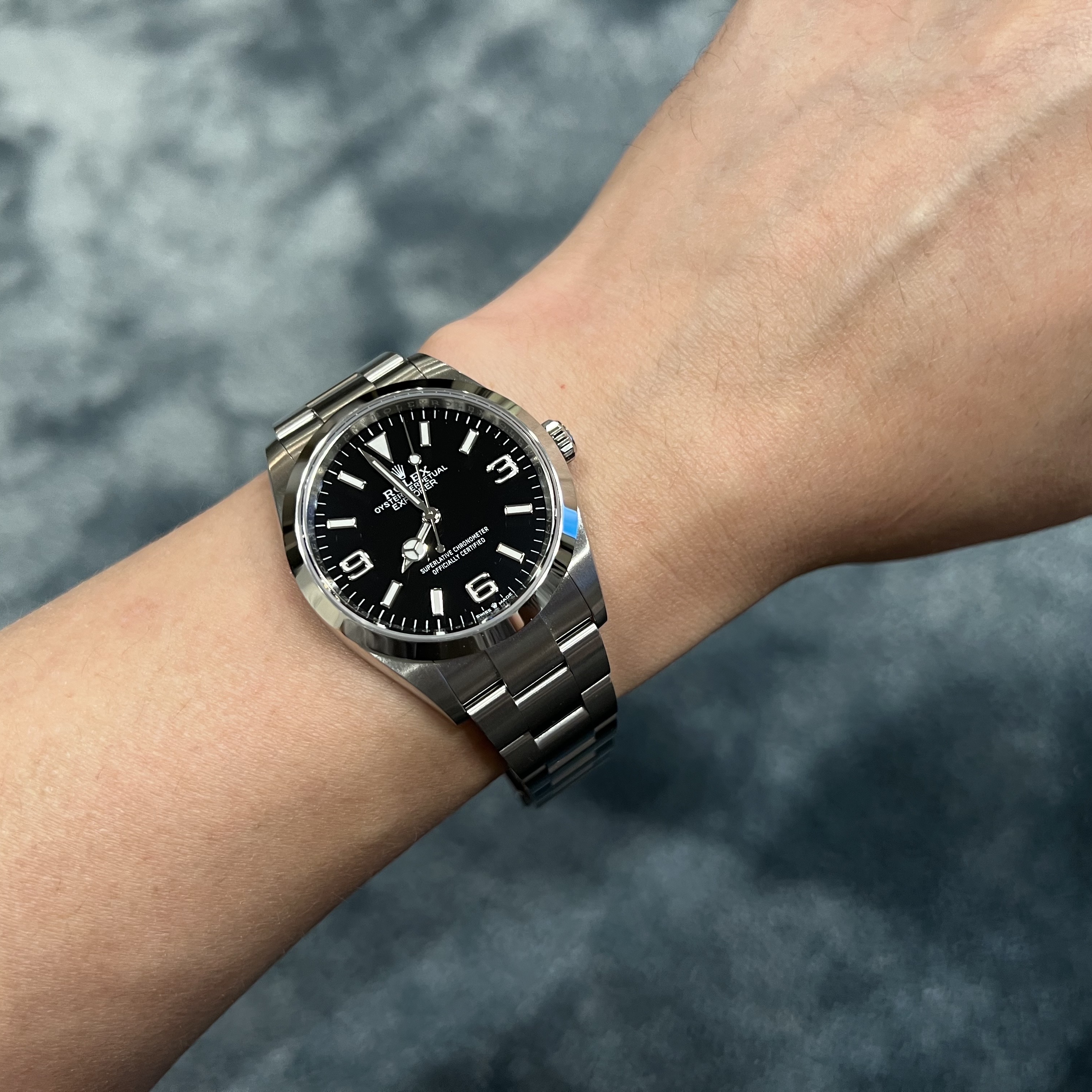 Rolex Explorer 36mm 124270 Black Oyster 착용 스타일