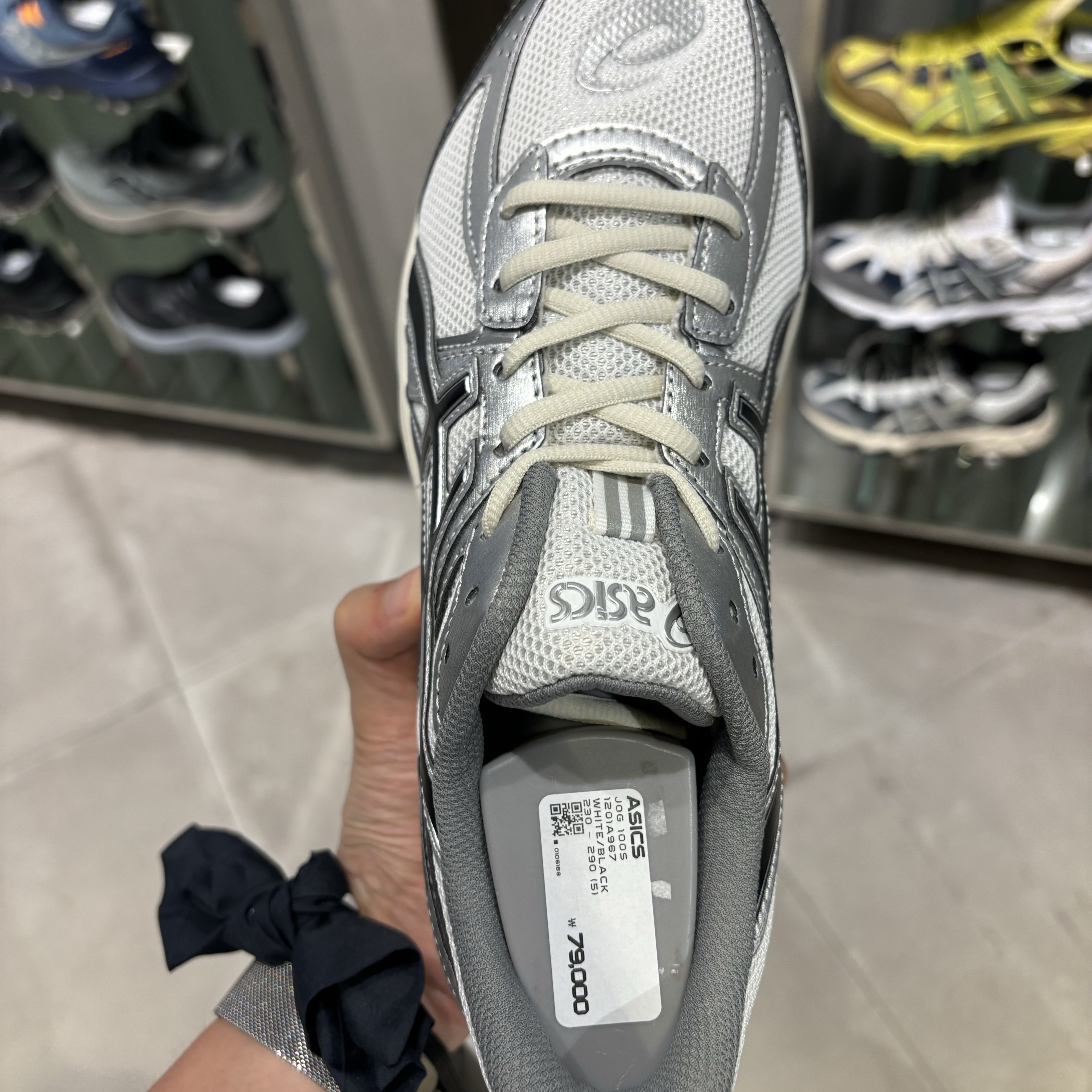 Asics Jog 100 S White Black - 2E Wide 착용 스타일 - 2