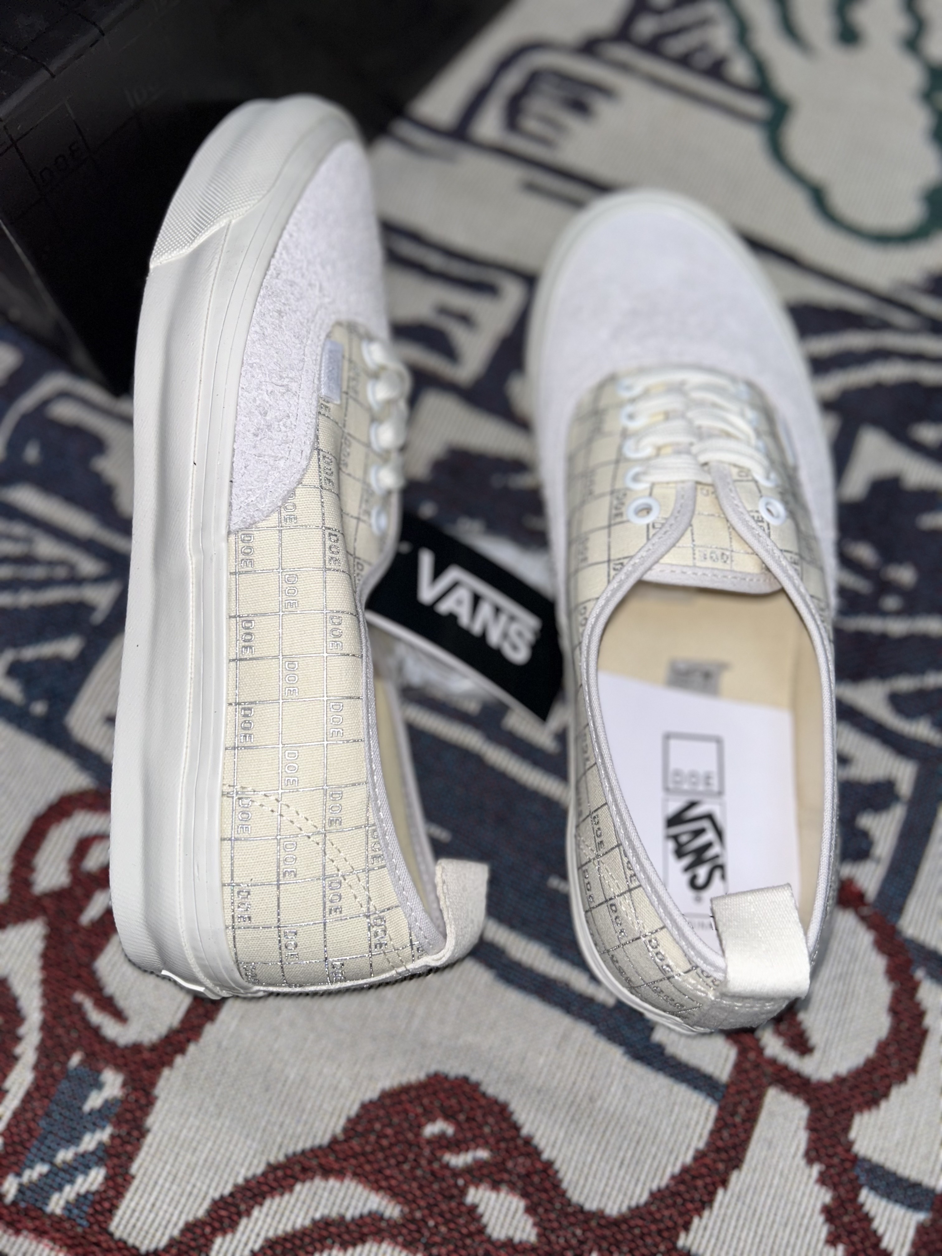 Vans DOE Vault Authentic LX Cream 착용 스타일 - 4