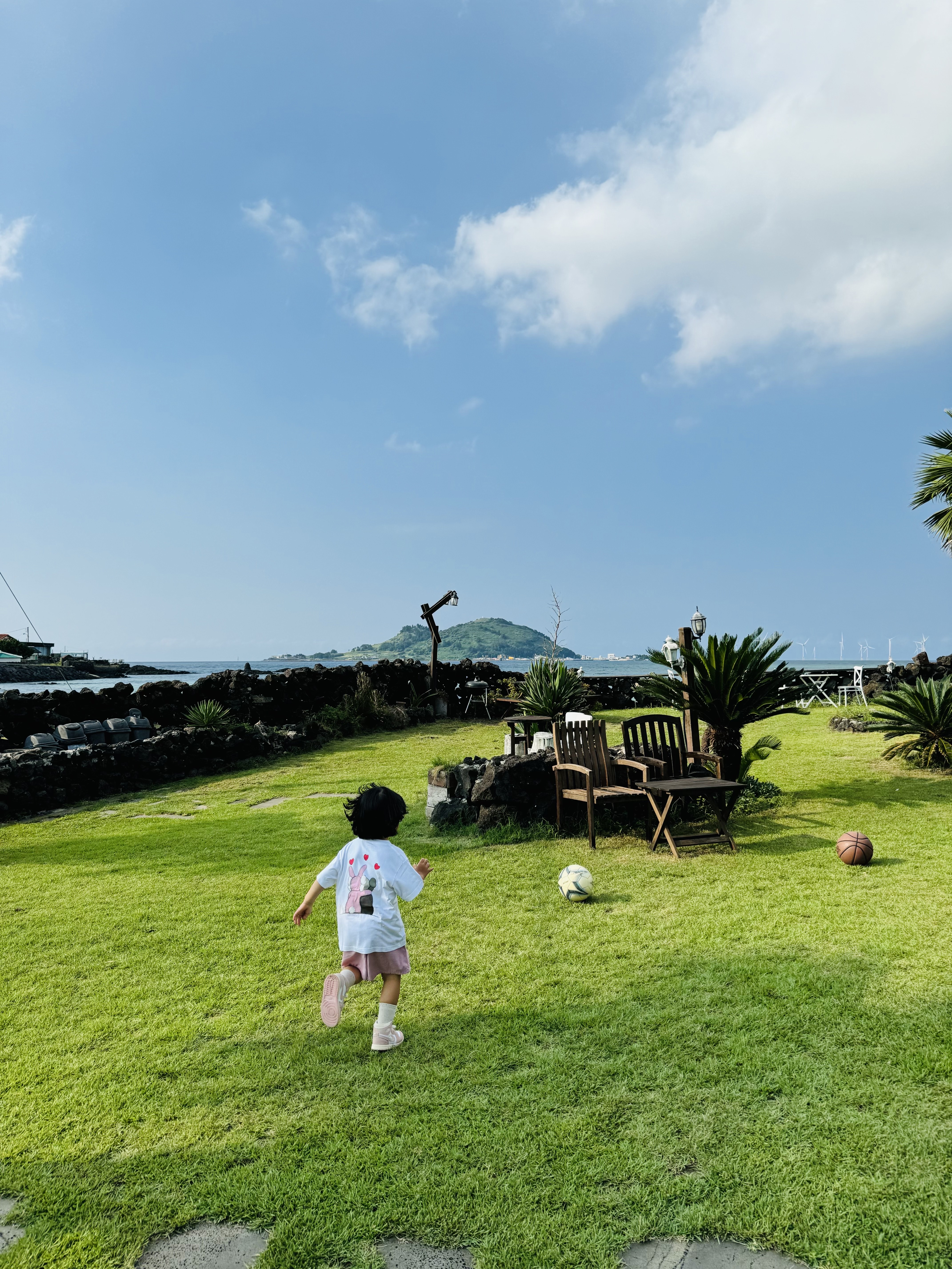 (Kids) Patagonia Funhoggers Cotton Shorts Sunfade Pink, (TD) Jordan 1 Retro High OG Coconut Milk and Sail 착용 스타일 - 4