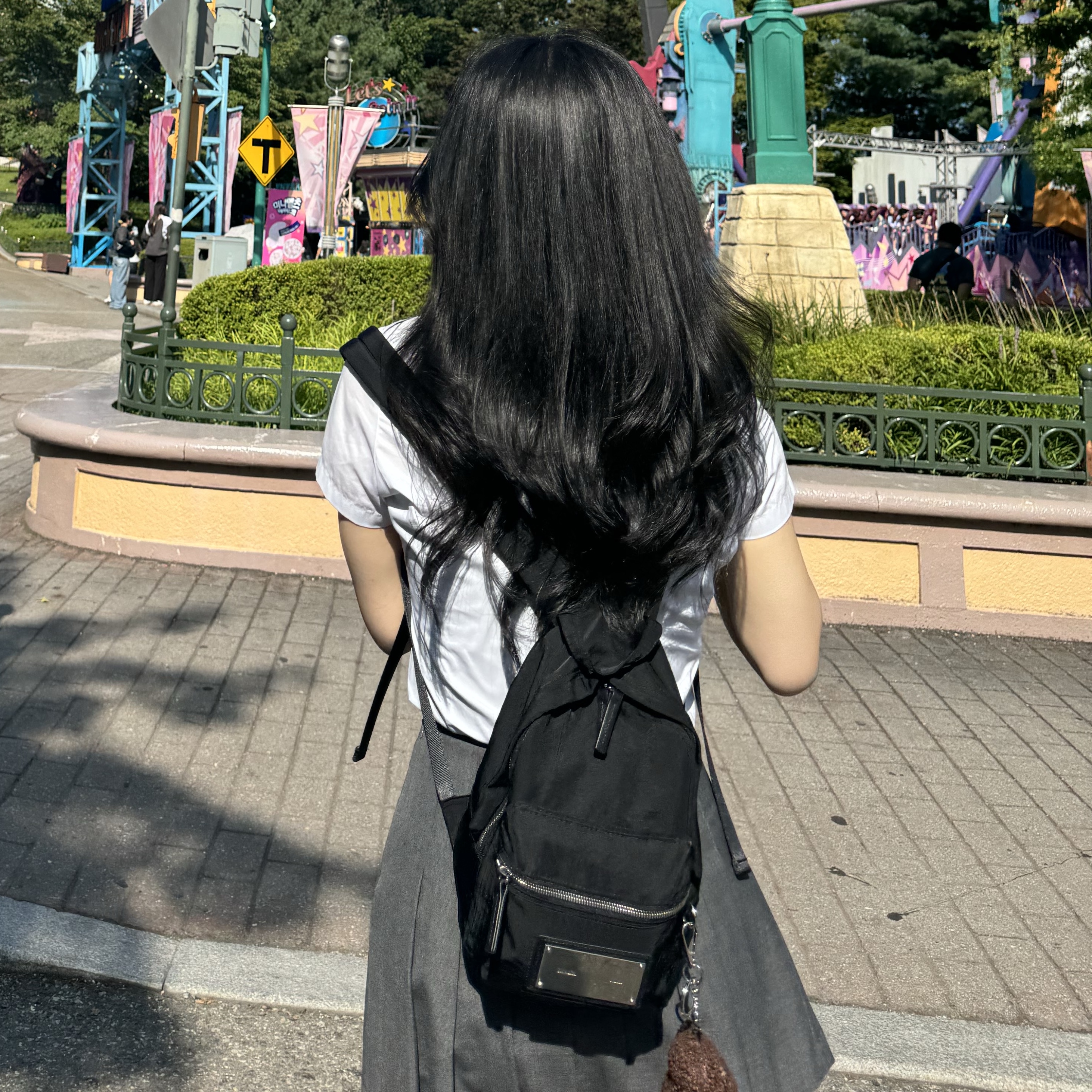 Matin Kim Baby Cargo All Day Backpack Black 착용 스타일