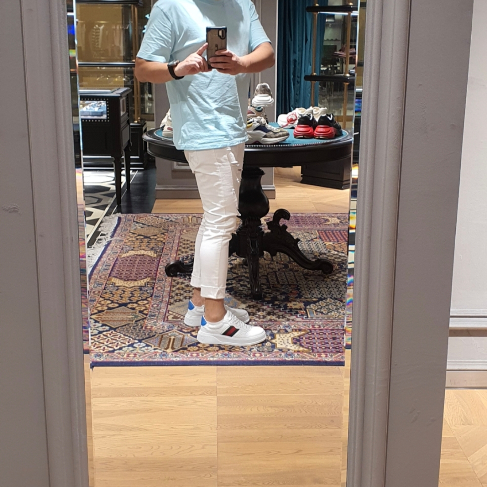 Gucci Sneakers in Leather with Web White Blue 착용 스타일 - 6
