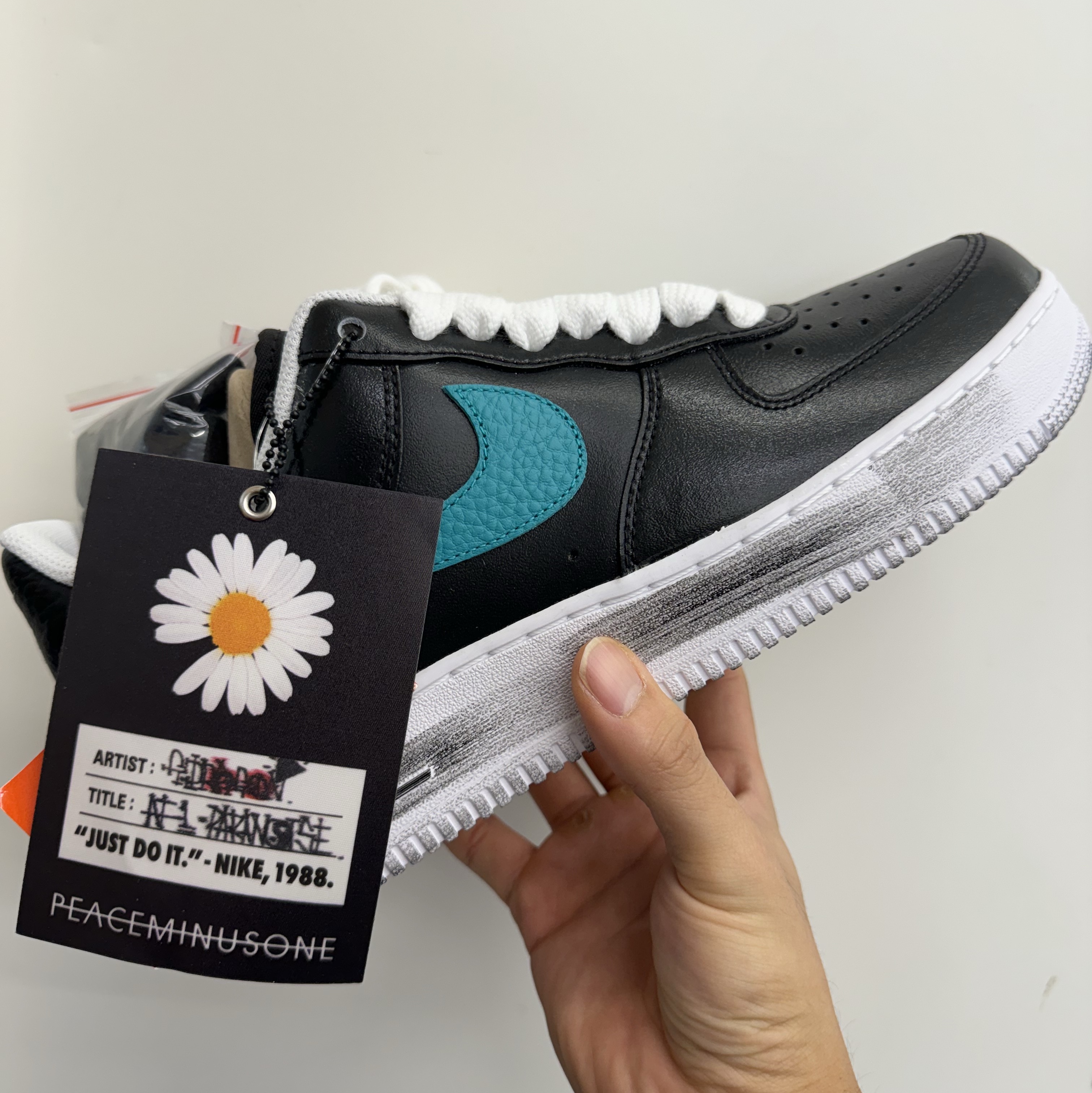 Nike x Peaceminusone Air Force 1 Low Para-Noise 3.0 Black and Multicolor 착용 스타일