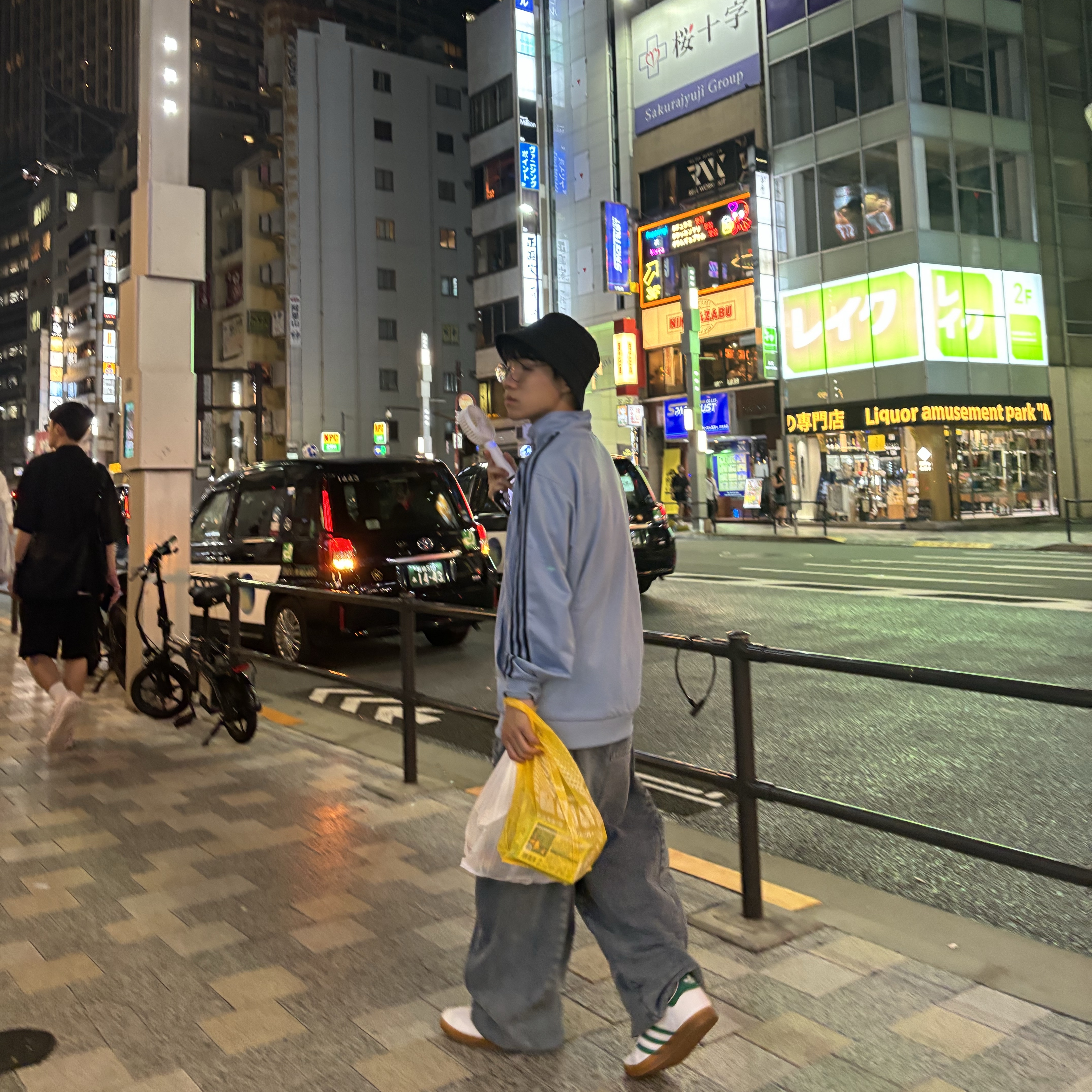 Adidas Beckenbauer Track Top Ambient Sky - KR Sizing, Adidas Gazelle Cloud White Collegiate Green 착용 스타일 - 1