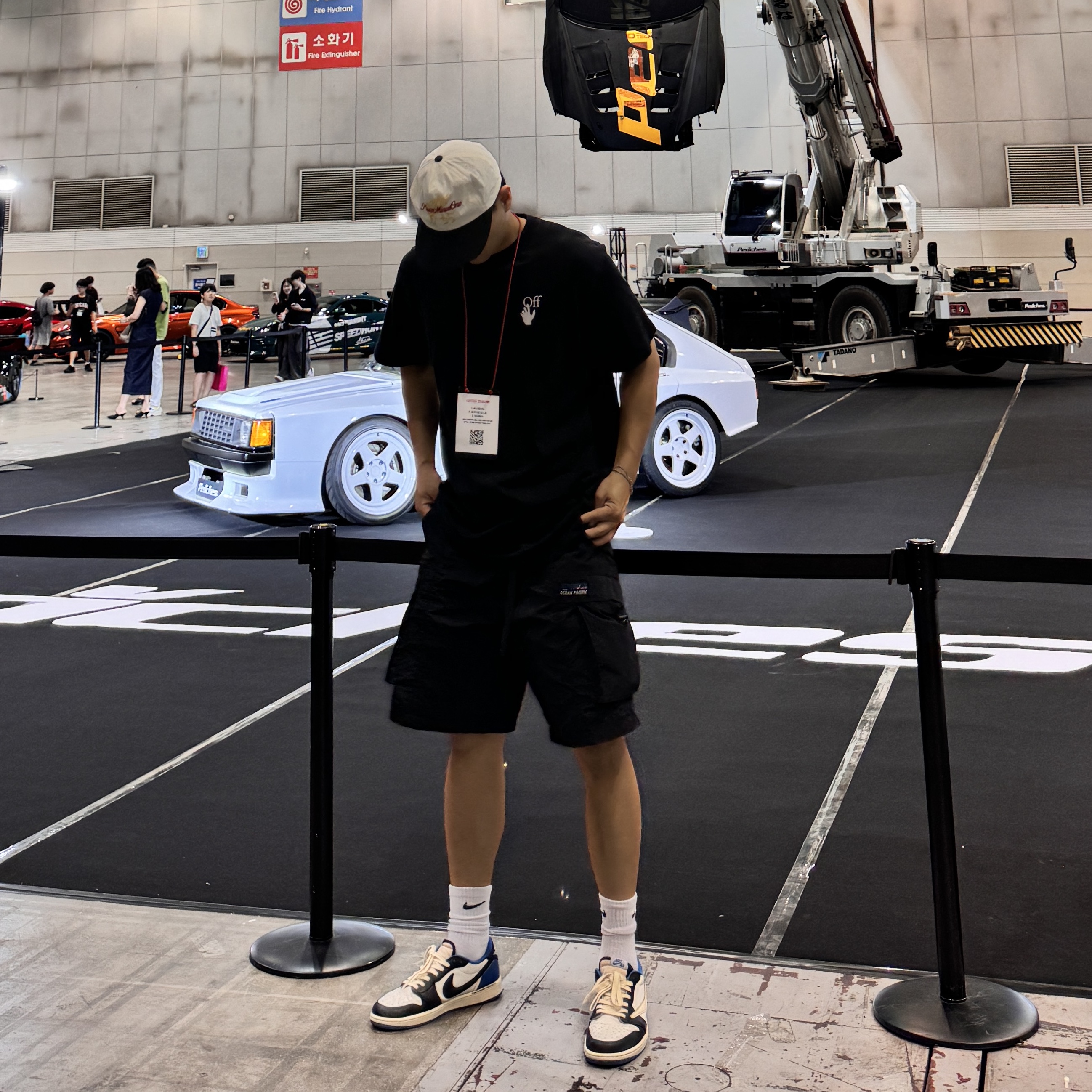 Peaceminusone x Joopiter Five-Panel Baseball Cap White, Jordan 1 x Travis Scott x Fragment Retro Low OG SP Military Blue 착용 스타일