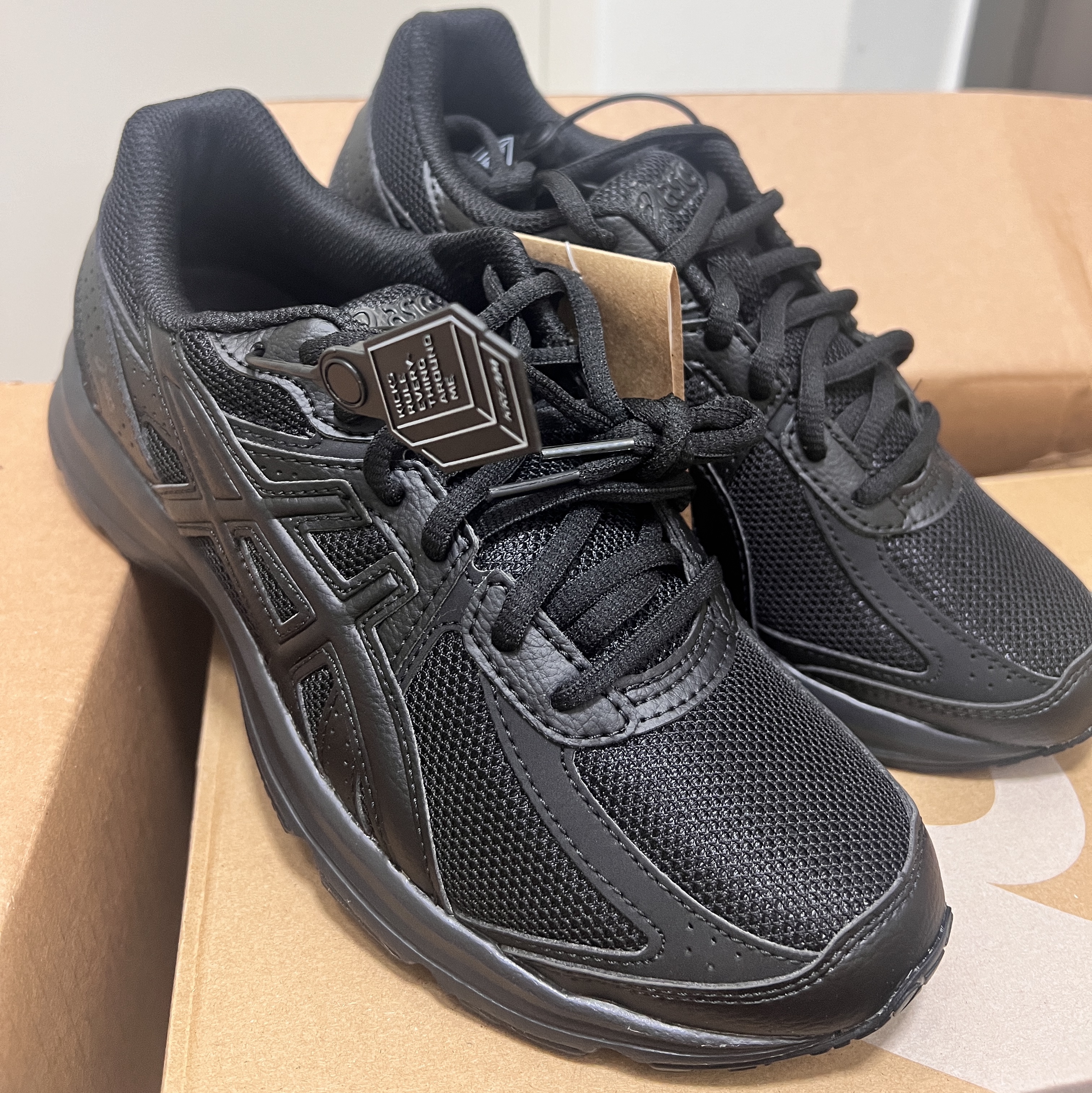 Asics Jog 100 S Black - 2E Wide 착용 스타일