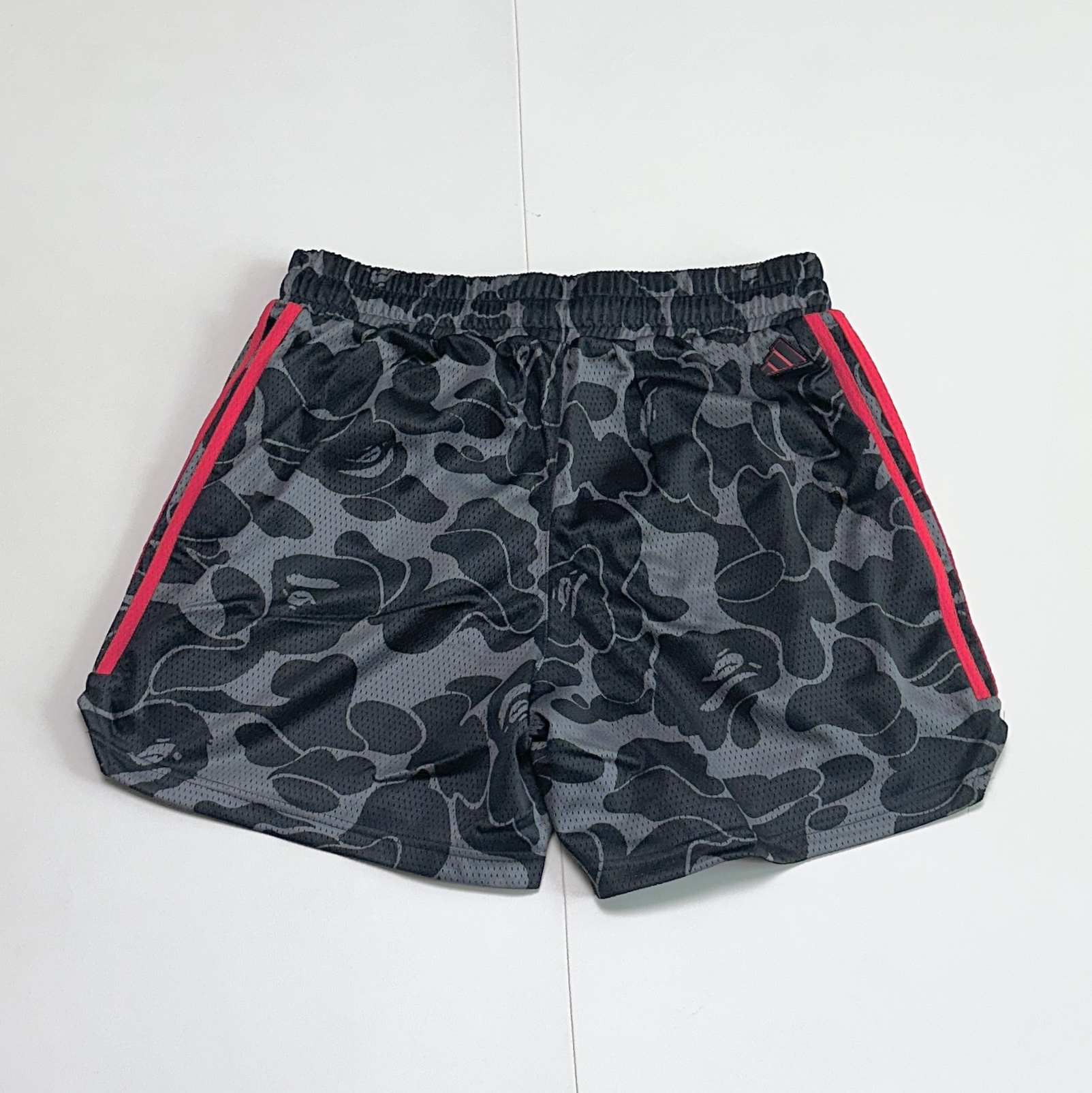 Adidas x BAPE Dame 9 Basketball Shorts Carbon - KR Sizing 착용 스타일 - 2