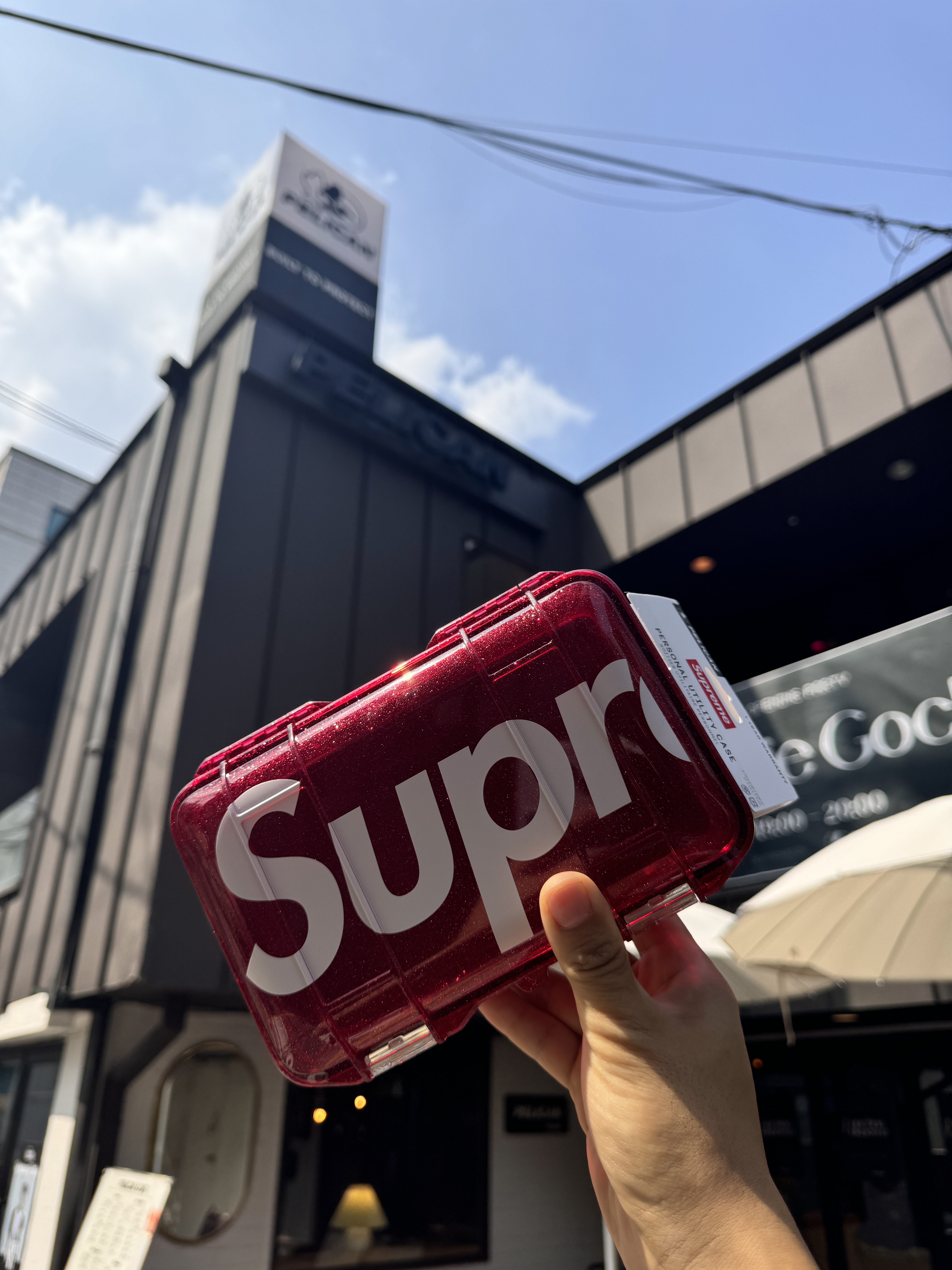 Supreme x Pelican Waterproof M50 Micro Case Red - 24FW 착용 스타일