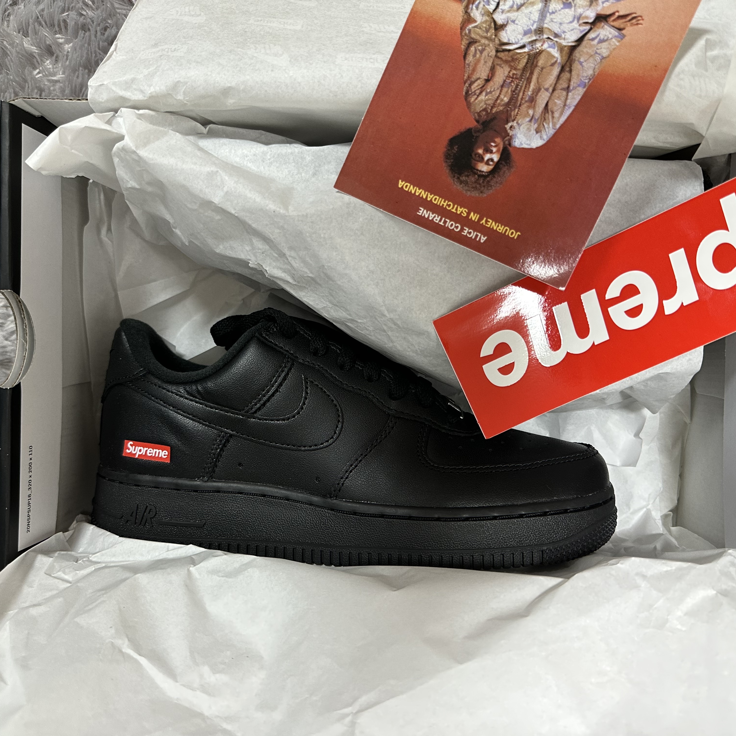 Nike x Supreme Air Force 1 Low Black 착용 스타일 - 1