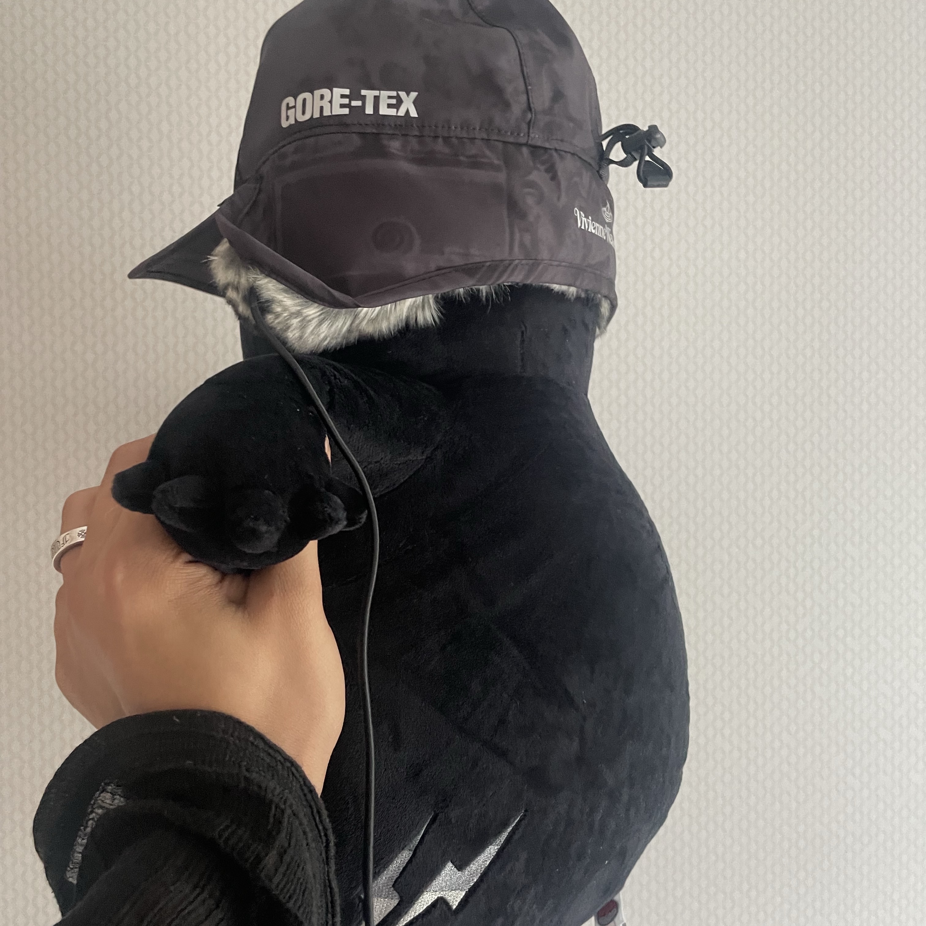 Palace x Vivienne Westwood Gore-Tex Shooting Cap Mono Print - 24FW 착용 스타일 - 4