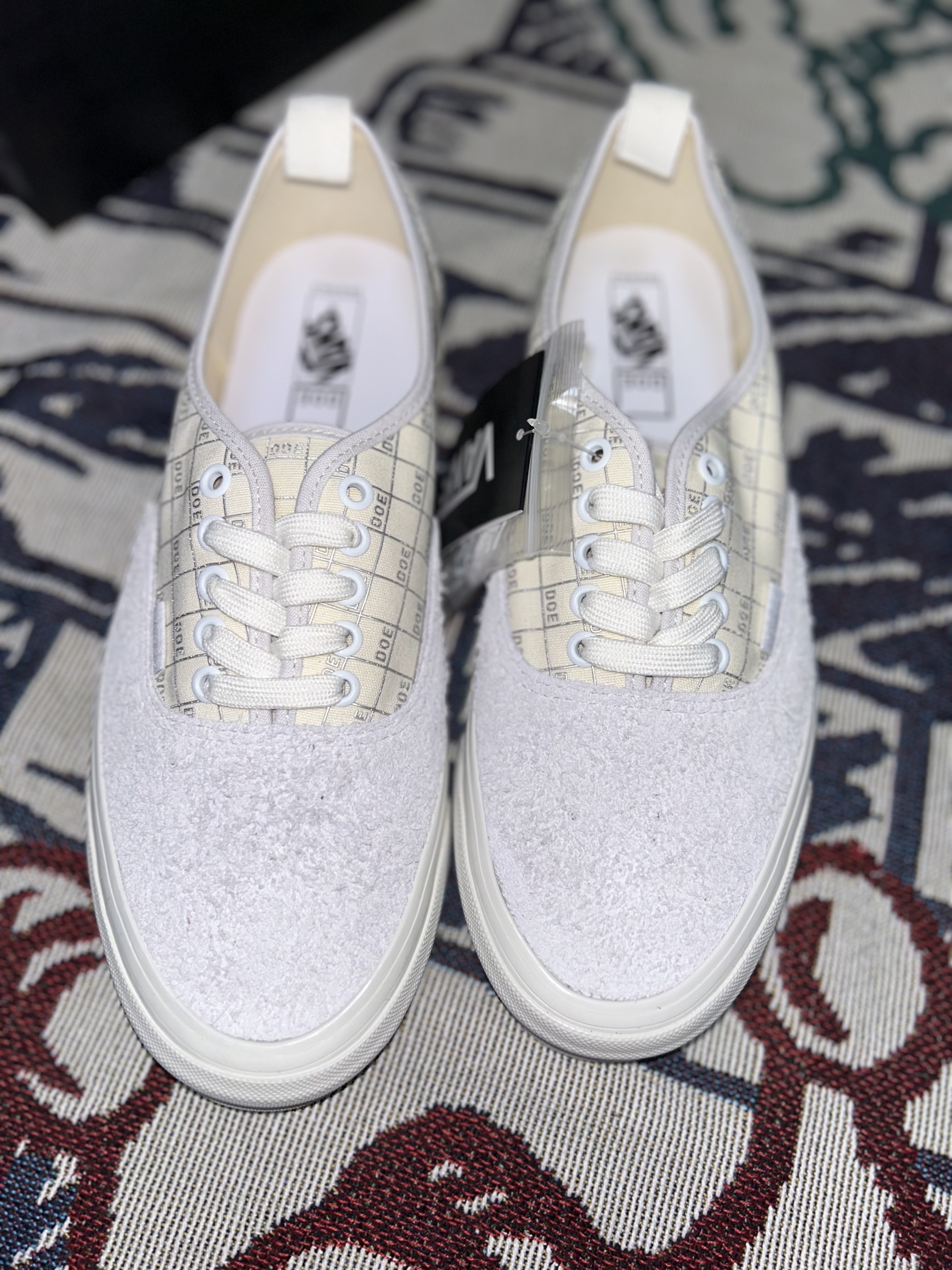 Vans DOE Vault Authentic LX Cream 착용 스타일 - 2