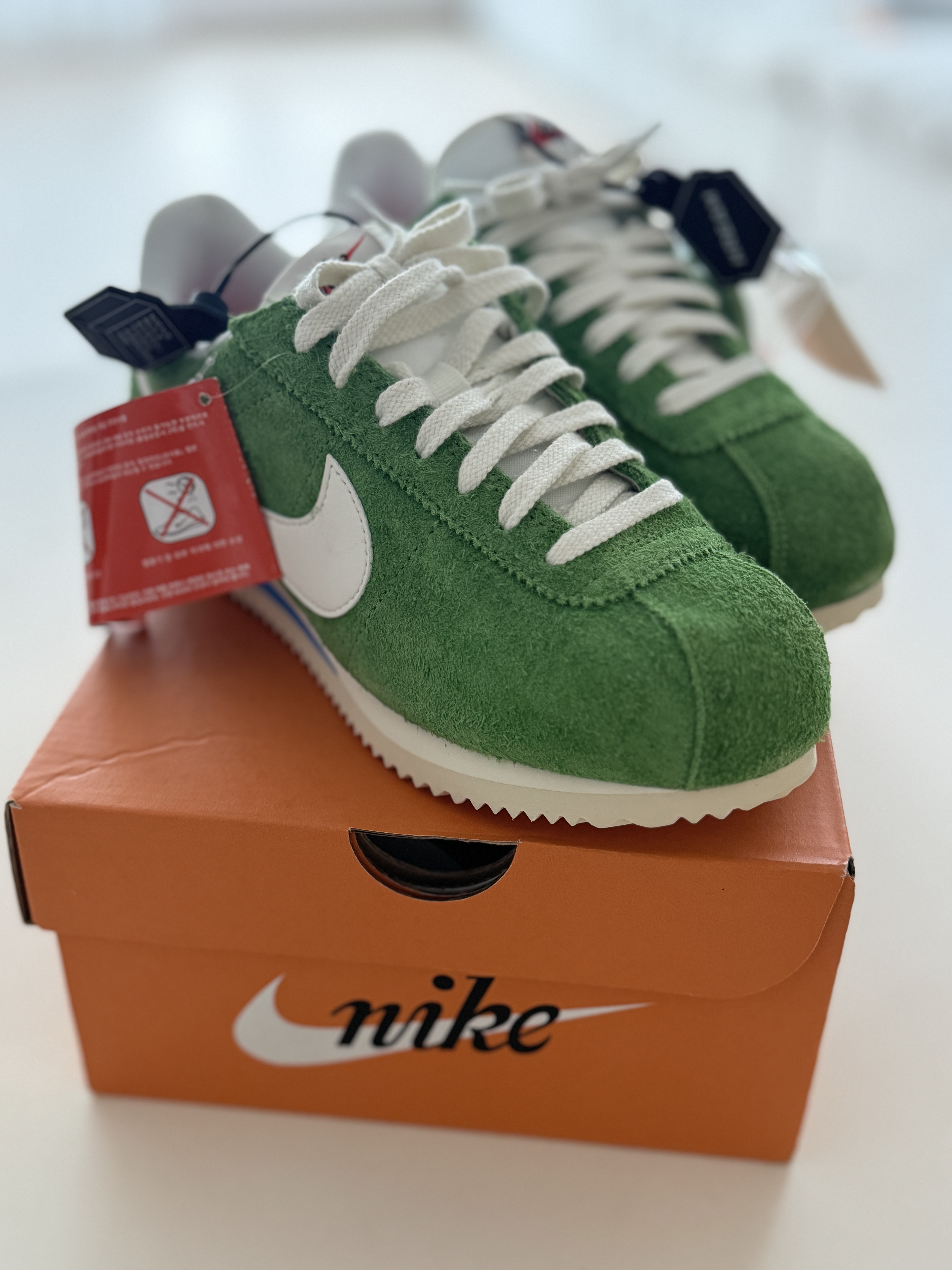 (W) Nike Cortez Vintage Chlorophyll Suede 착용 스타일