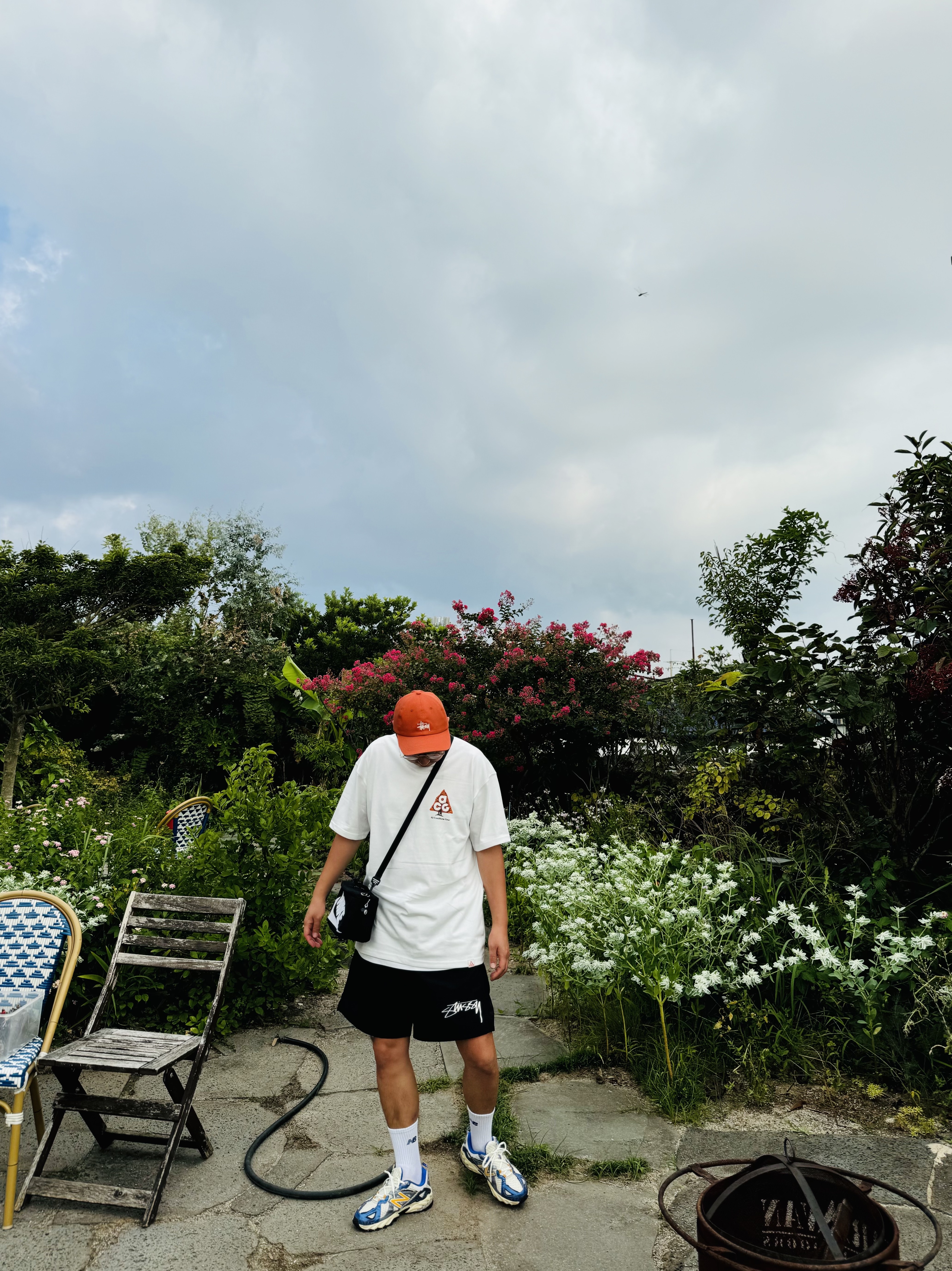 Stussy Basic Stock Low Pro Cap Dusty Orange, Nike ACG Wildwood T-Shirt Summit White - US/EU 착용 스타일 - 2