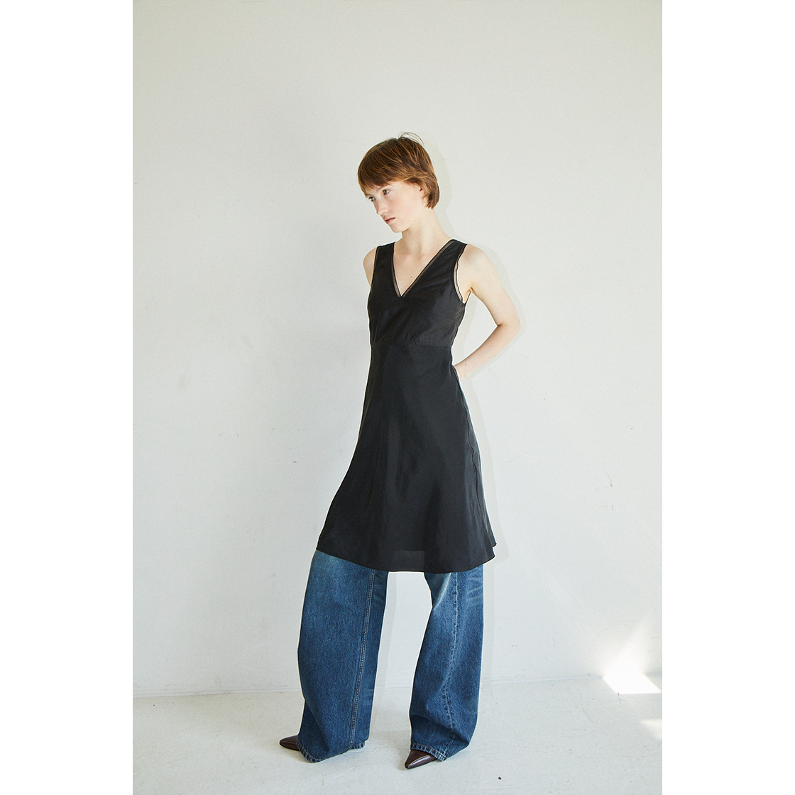 파르벵 딥 브이넥 드레스 블랙(FARVEN Deep V-Neck Dress Black) - 2