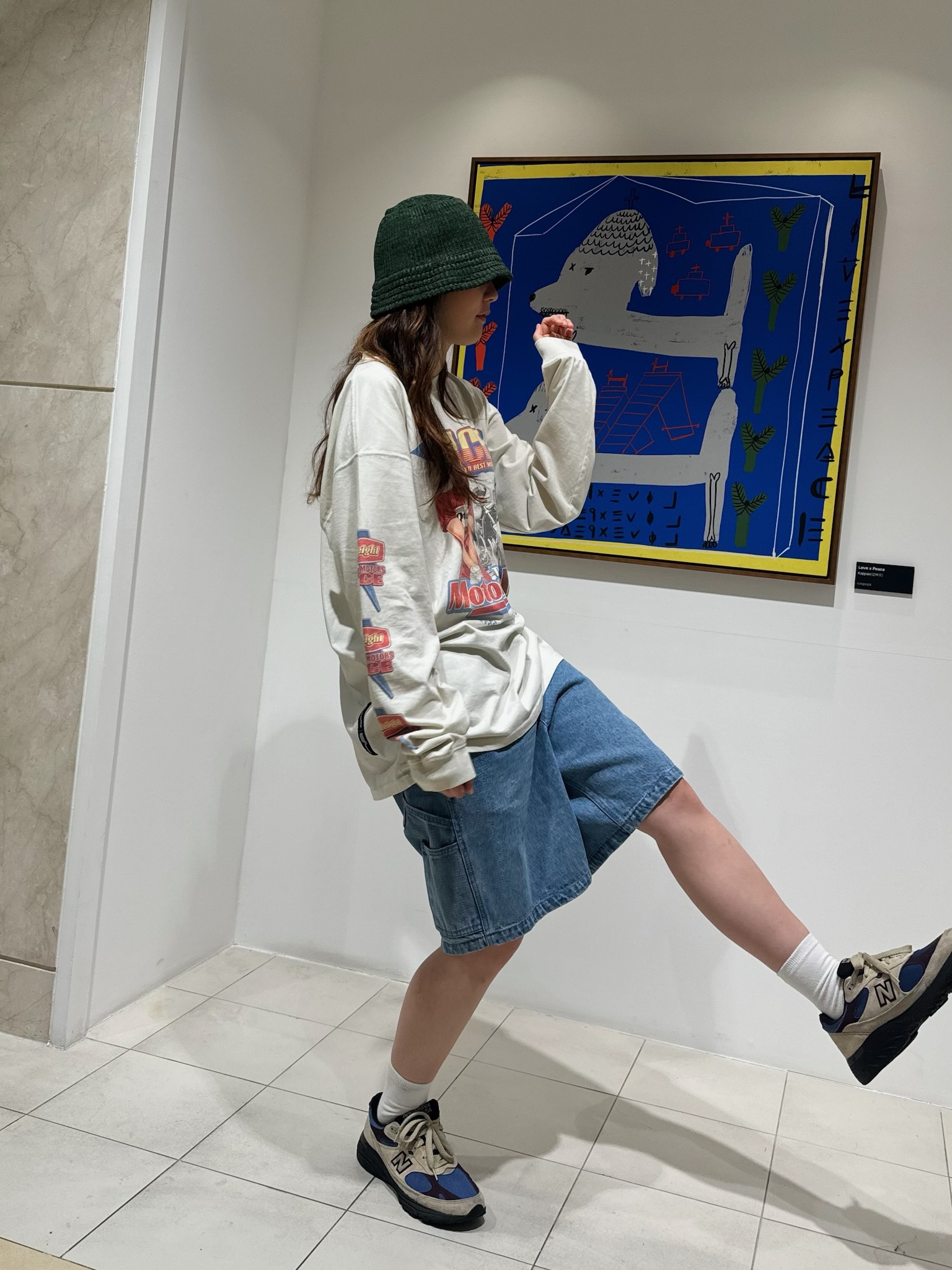 QT8 GARMENTS TL Ace Motors Vintage Washed Long Sleeve Ecru, Stussy Bucket Hat Marl Knit Green 착용 스타일 - 1
