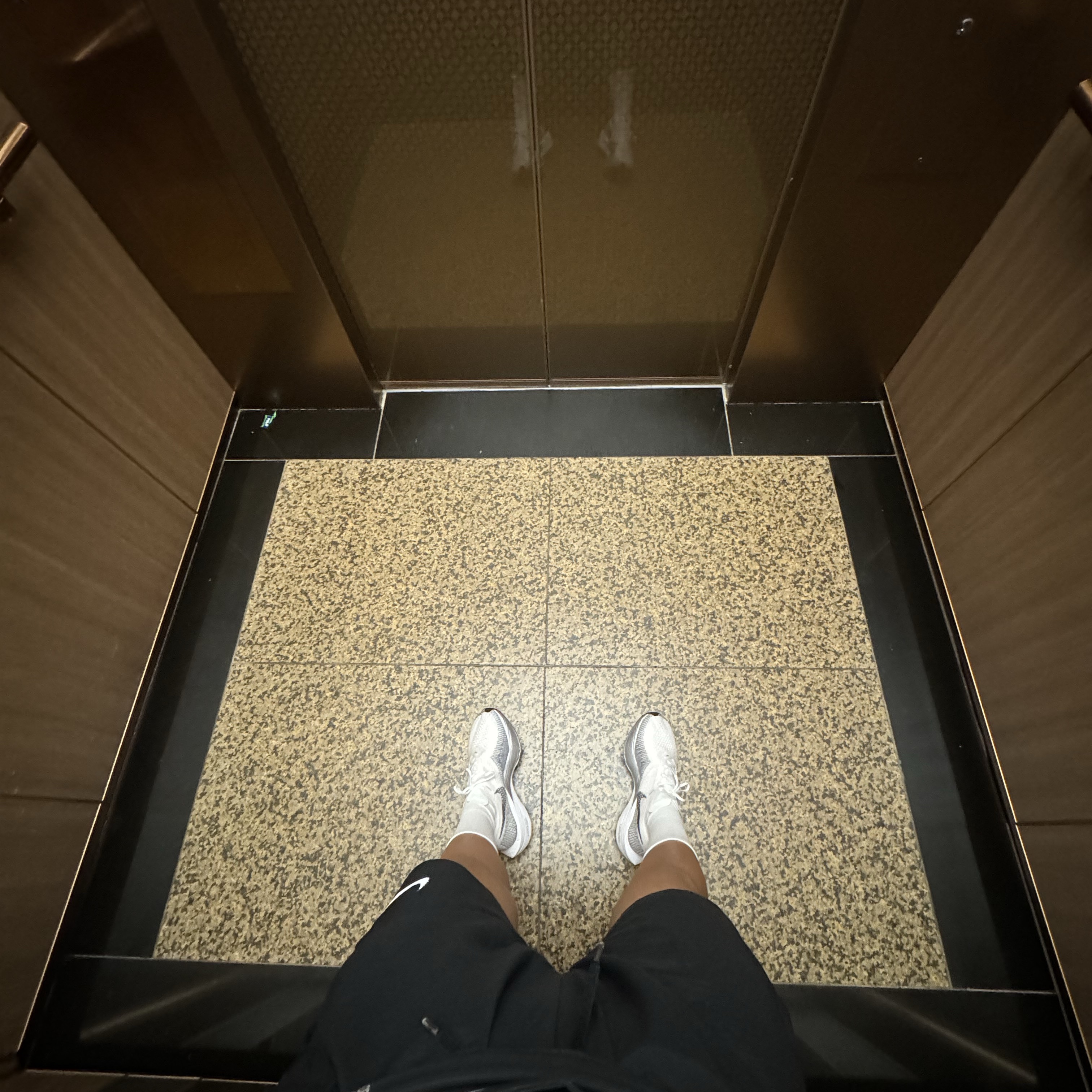 Nike ZoomX Vaporfly Next% 3 White Grey 착용 스타일 - 1
