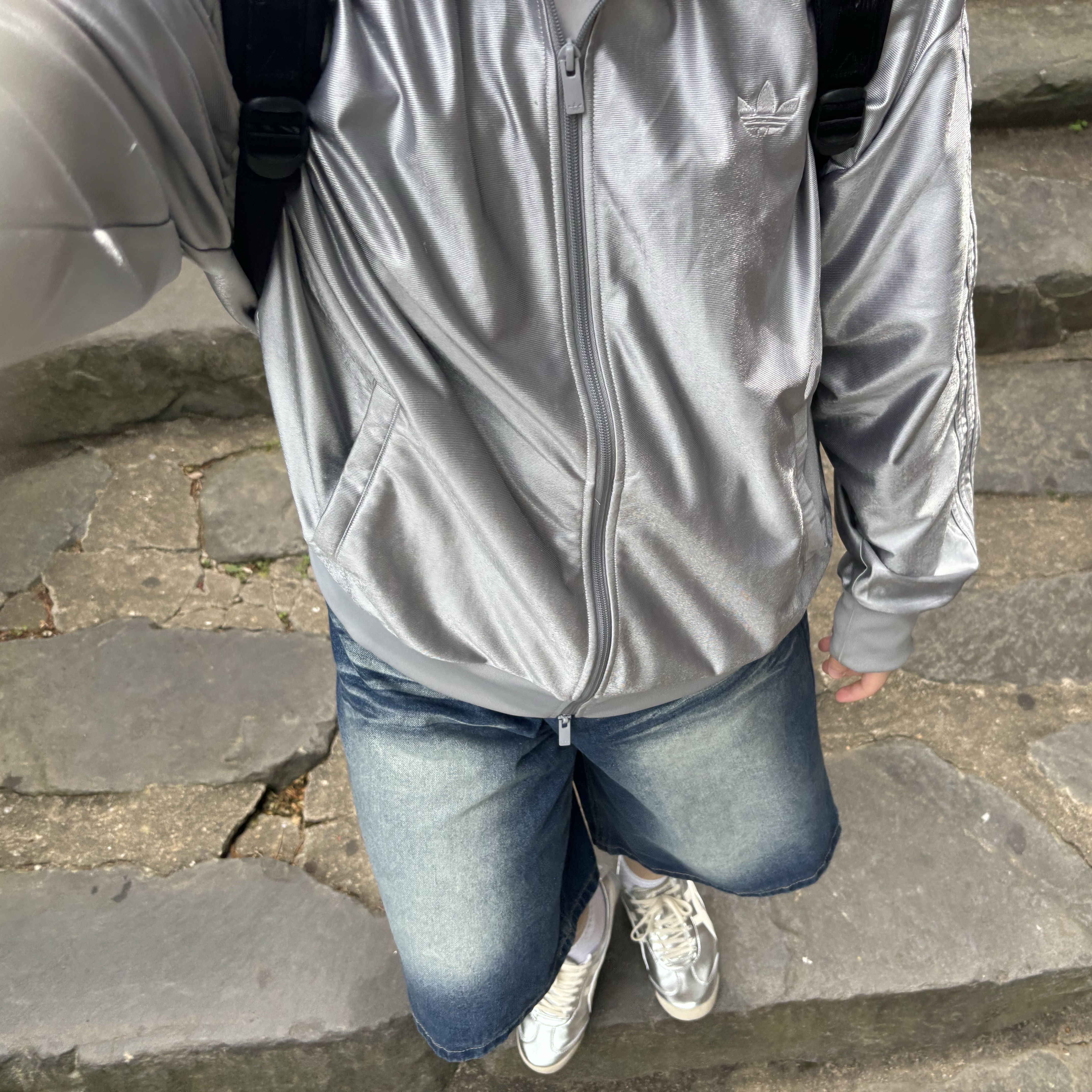 Adidas Oversized Firebird Track Top Light Onix - KR Sizing, Onitsuka Tiger Mexico 66 Silver Off White 착용 스타일