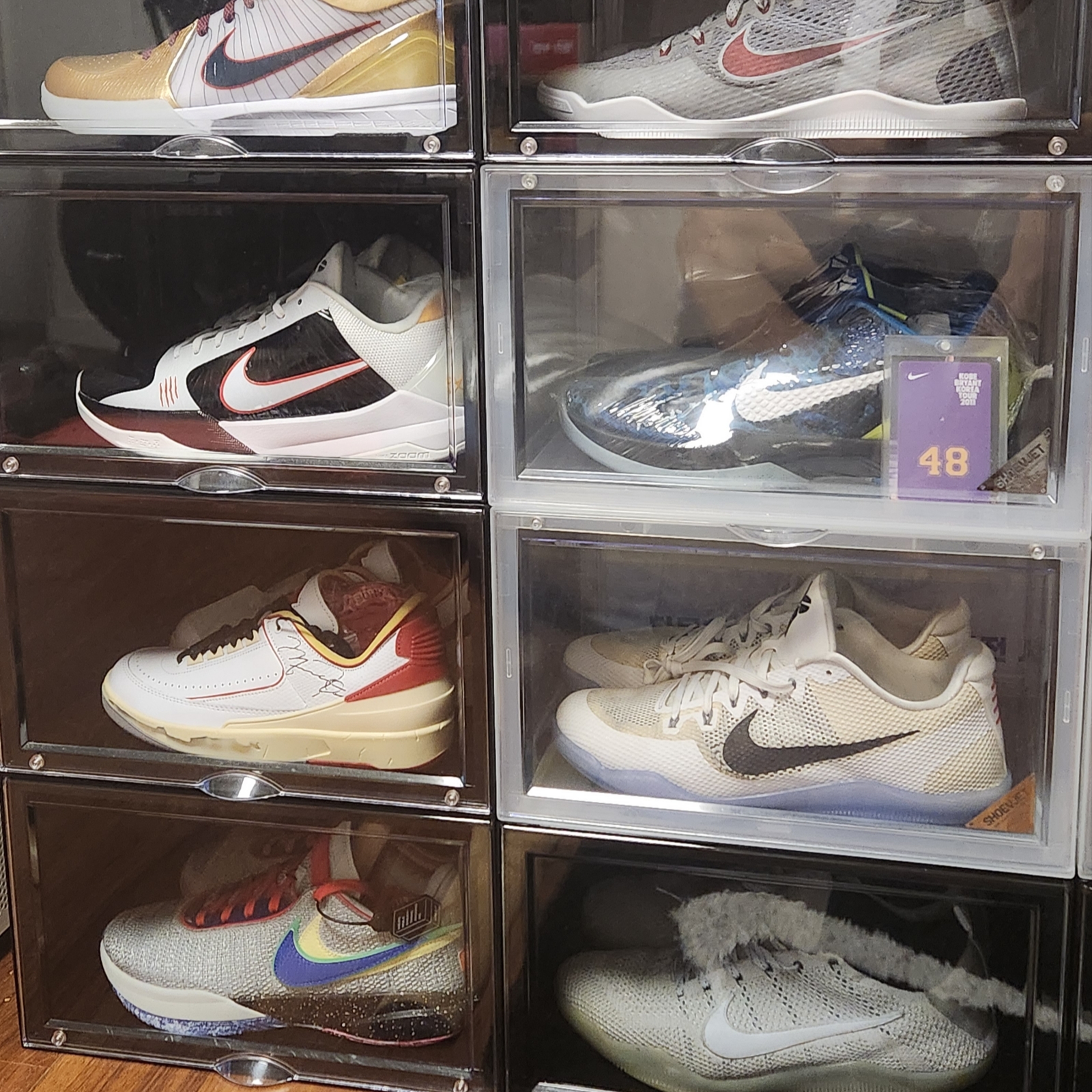 Nike Kobe 4 Protro Metallic Gold and Dark Obsidian, Nike Kobe 5 Protro Alternate Bruce Lee 착용 스타일