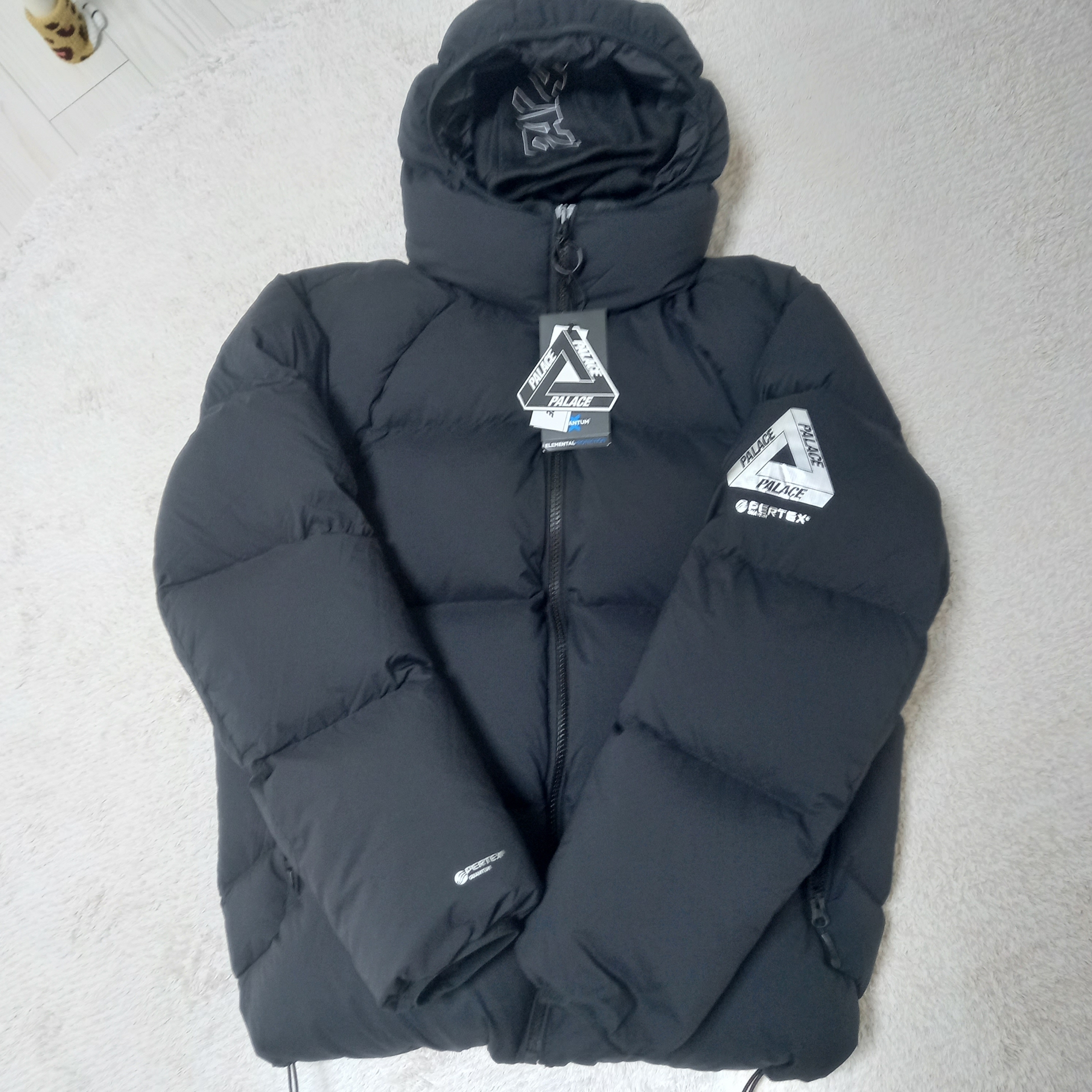 Palace Pertex Matte Balaclava Puffa Black - 23FW 착용 스타일