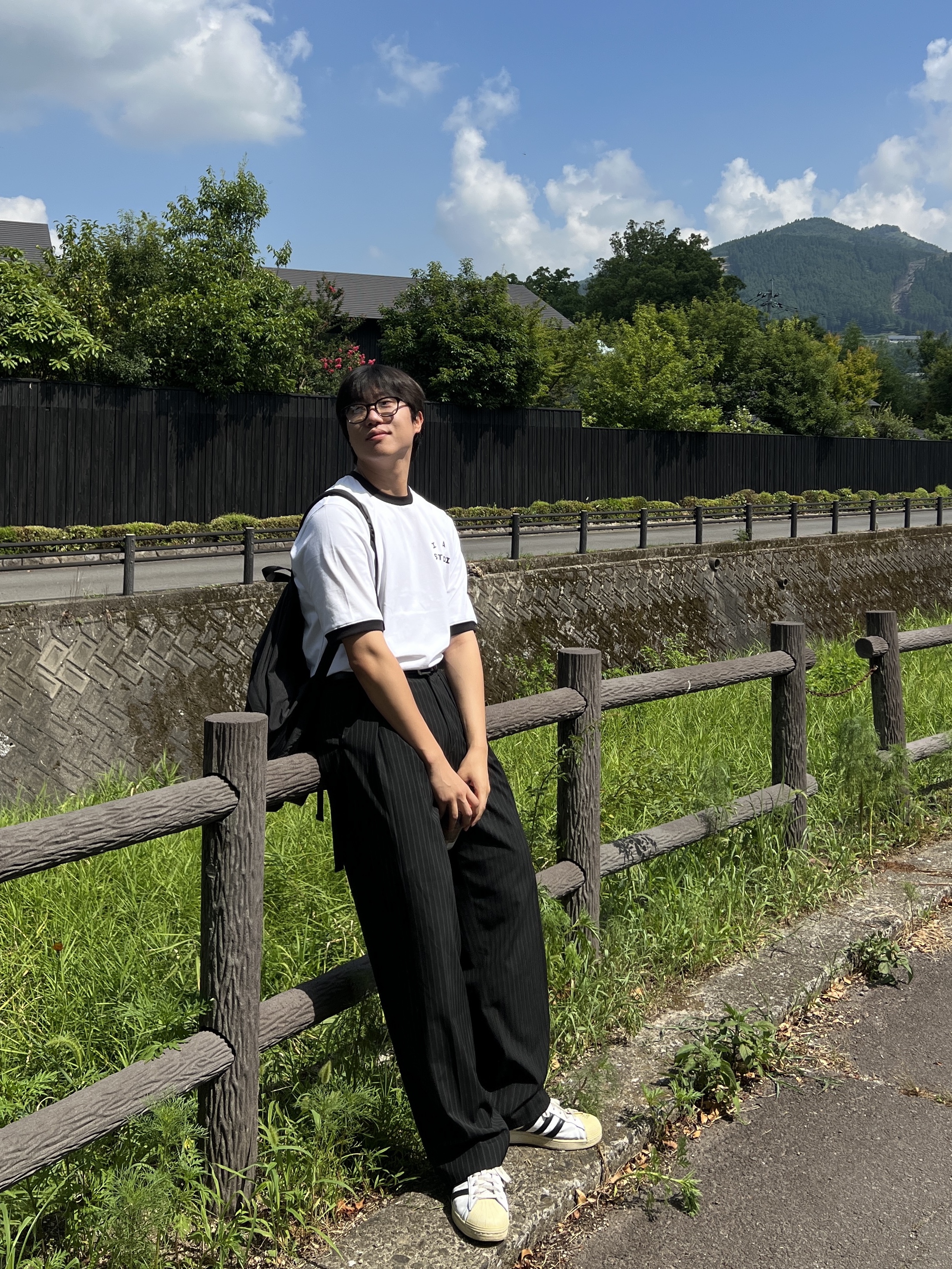 IAB Studio Established T-Shirt White Black, Adidas Superstar Premium White Black 착용 스타일 - 1