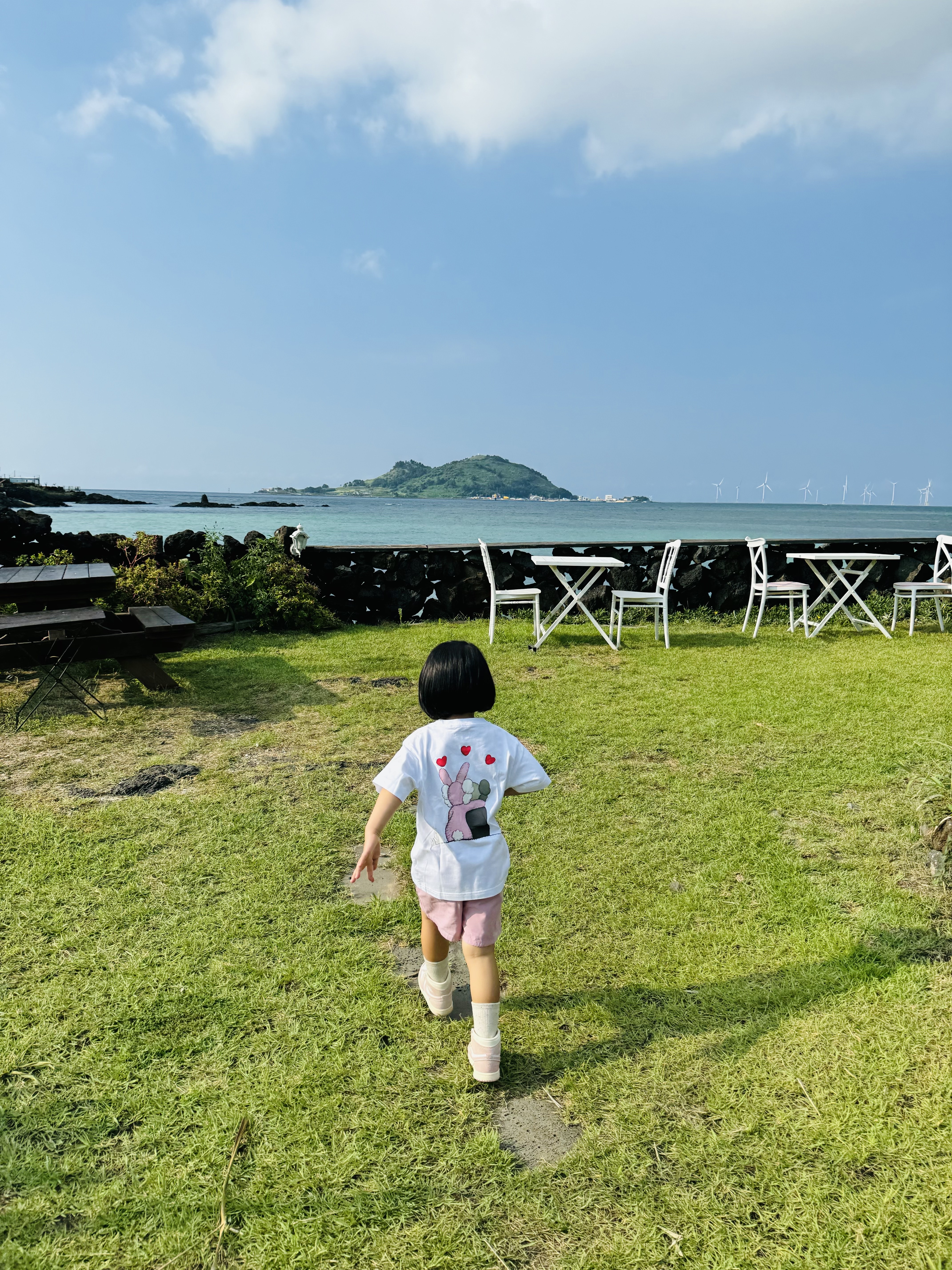 (Kids) Patagonia Funhoggers Cotton Shorts Sunfade Pink, (TD) Jordan 1 Retro High OG Coconut Milk and Sail 착용 스타일 - 3