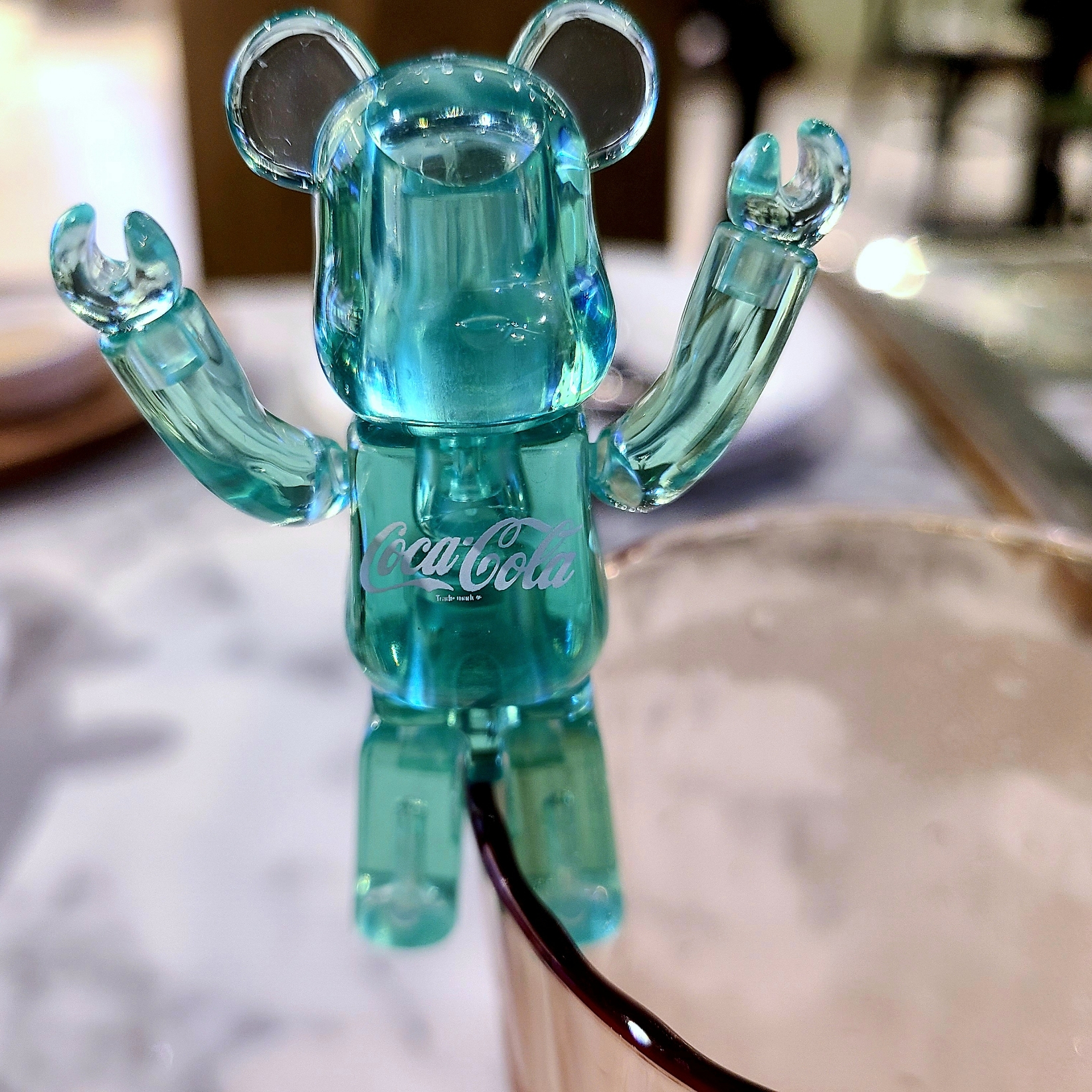 Bearbrick x Coca-Cola Georgia Green 100％ & 400% 착용 스타일 - 1