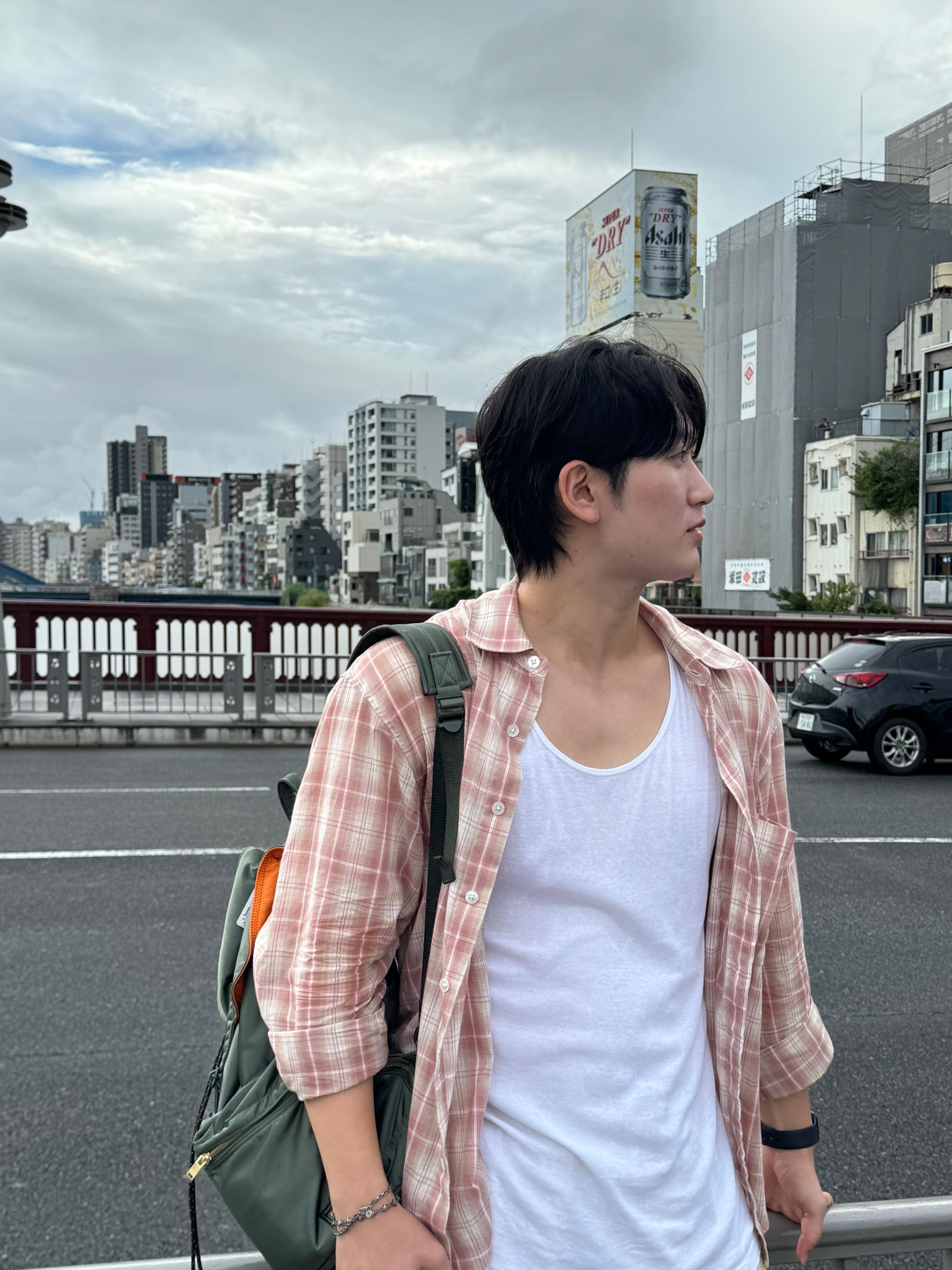 Porter All New Tanker Rucksack Sage Green 착용 스타일 - 2