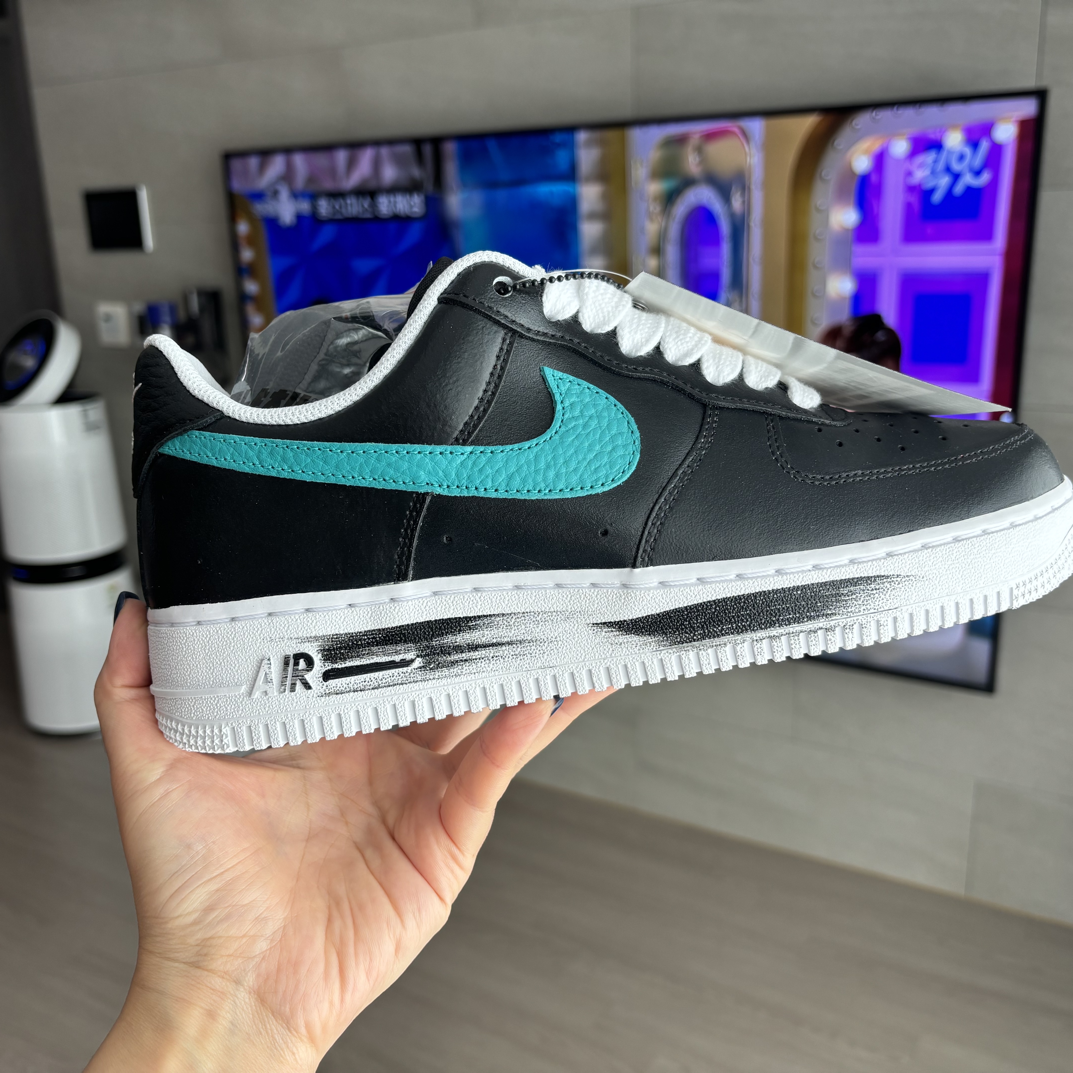 Nike x Peaceminusone Air Force 1 Low Para-Noise 3.0 Black and Multicolor 착용 스타일