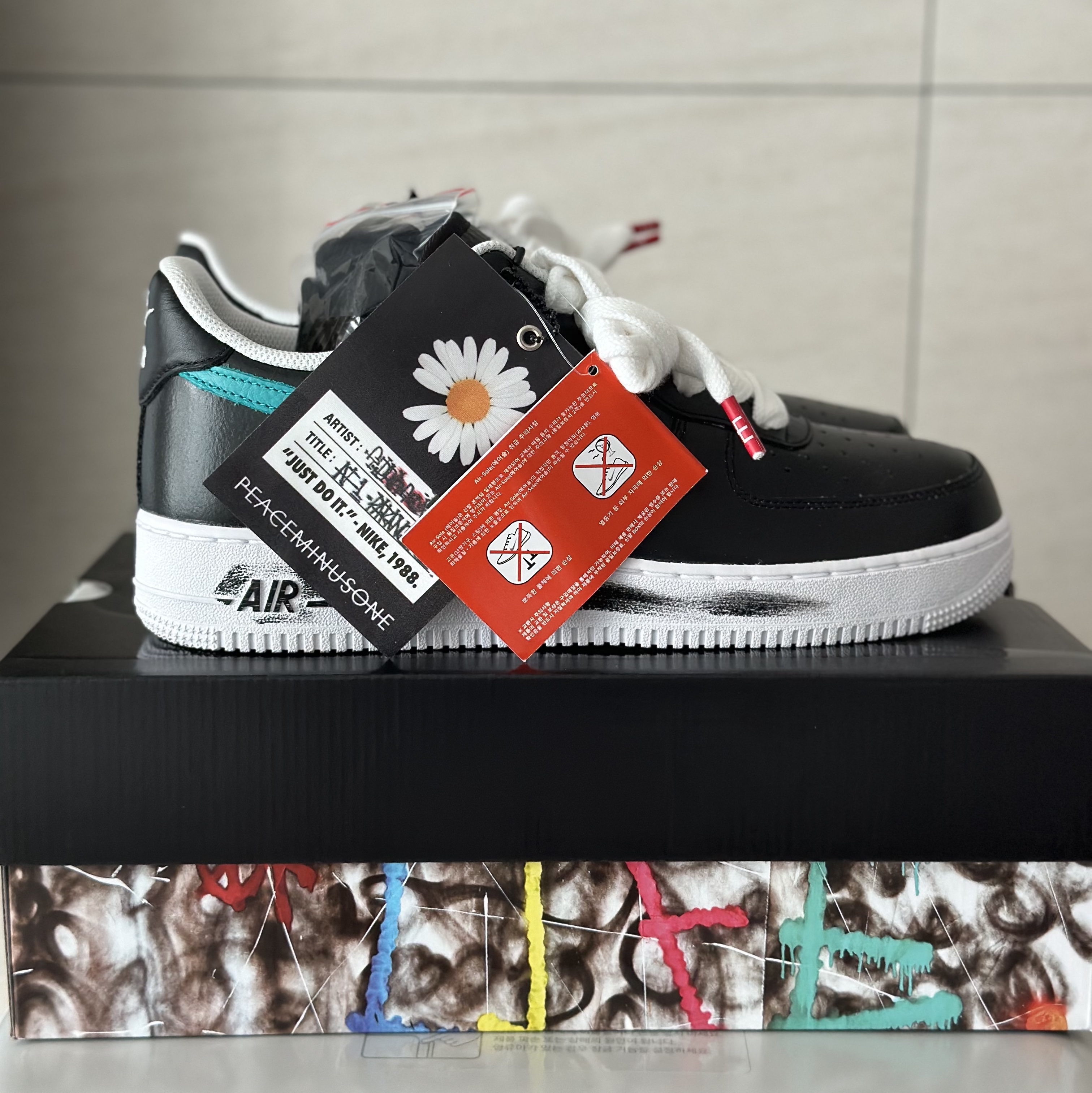 Nike x Peaceminusone Air Force 1 Low Para-Noise 3.0 Black and Multicolor 착용 스타일 - 3