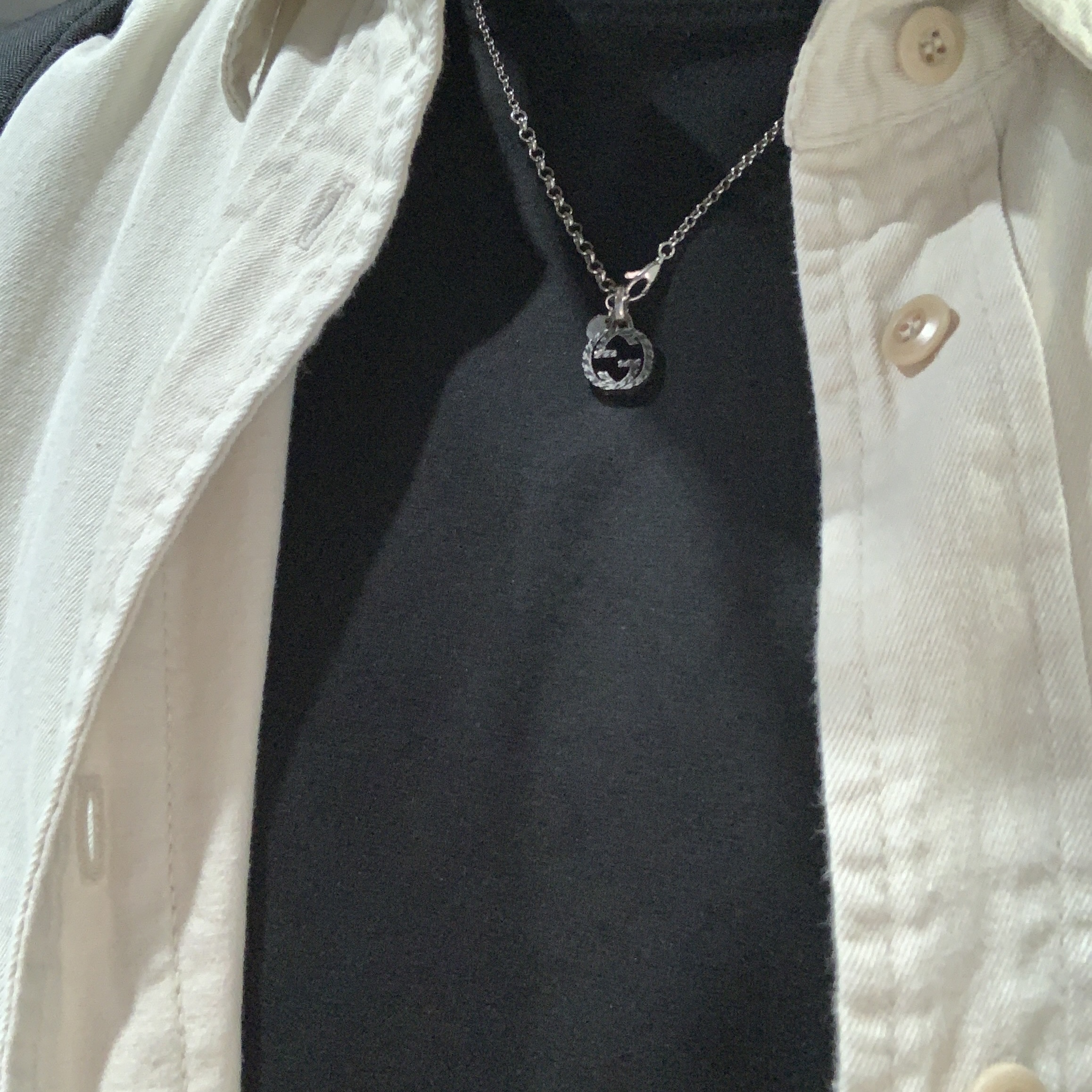 Gucci Interlocking G Pendant Necklace Silver 착용 스타일