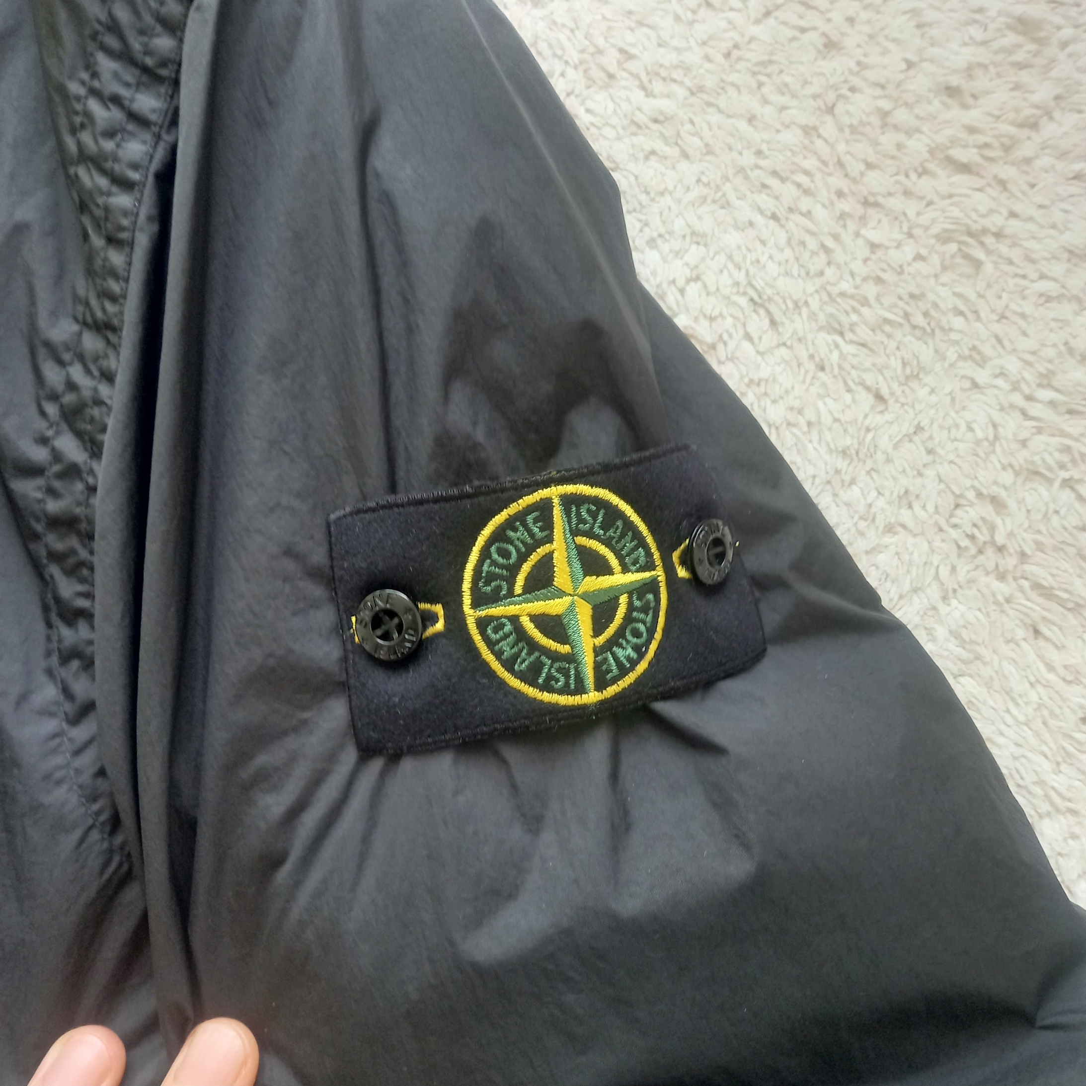 Stone Island 40823 Garment Dyed Crinkle Reps Recycled Nylon with Primaloft TC Jacket Black - 23FW 착용 스타일 - 2