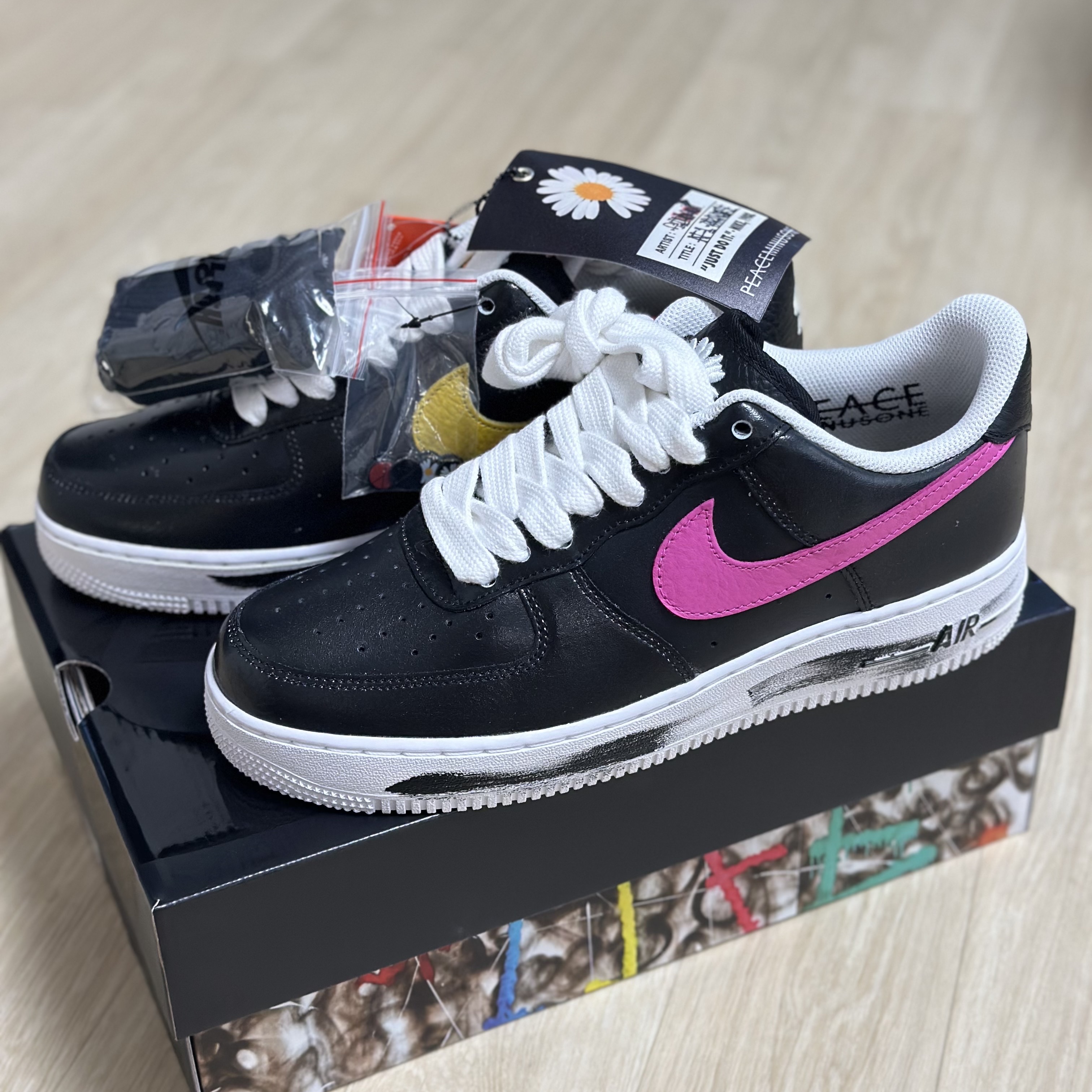 Nike x Peaceminusone Air Force 1 Low Para-Noise 3.0 Black and Multicolor 착용 스타일
