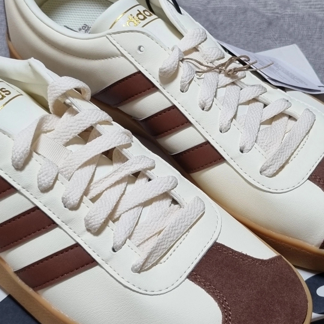 Adidas VL Court 2.0 Cream Brown 착용 스타일 - 1