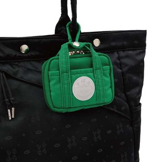 Porter x Hobonichi Techo Mini Stroll Wallet Green 착용 스타일 - 1